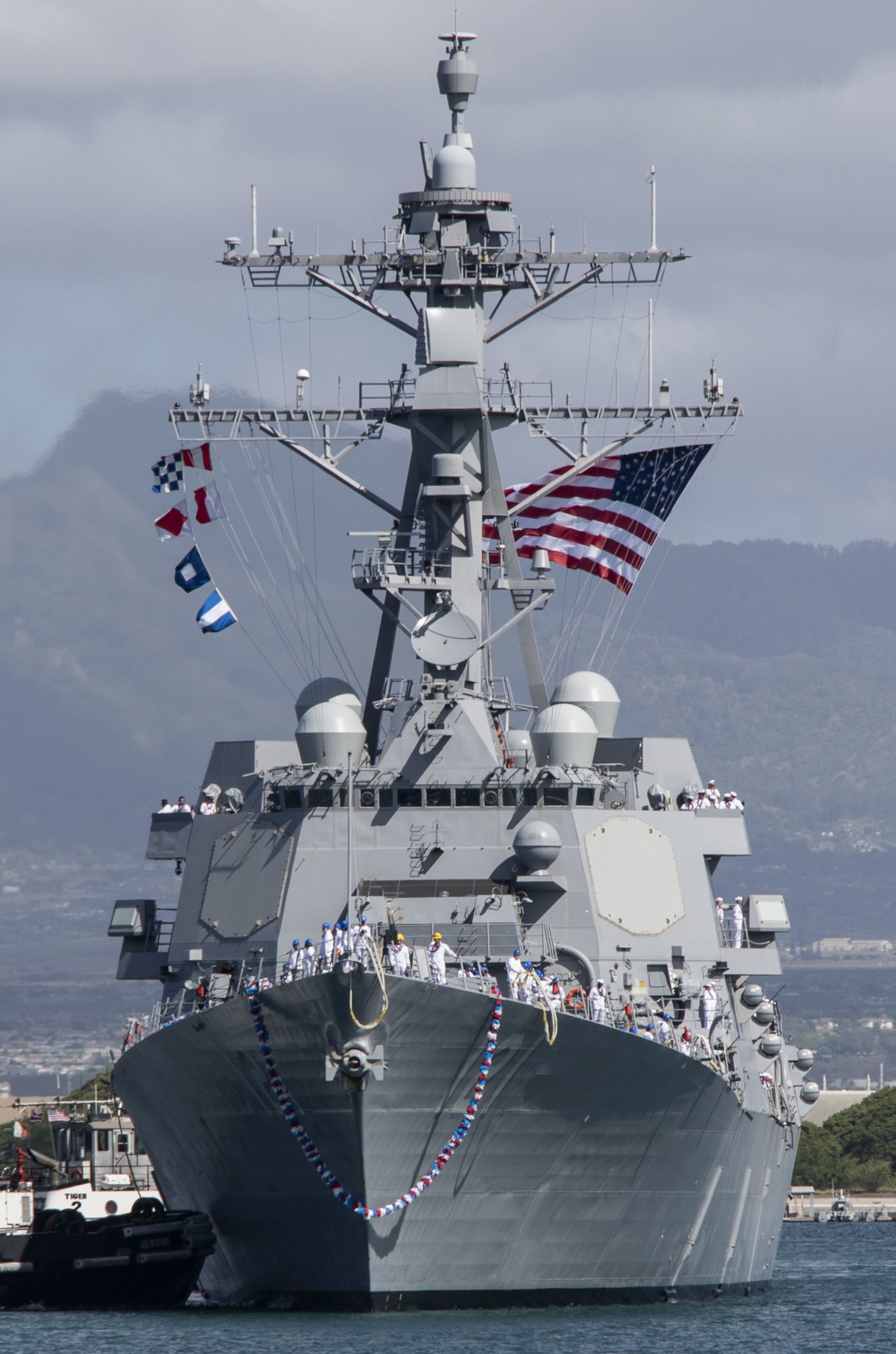 ddg-121 uss frank e. petersen jr. arleigh burke class guided missile destroyer us navy aegis 23 joint base pearl harbor hickam hawaii