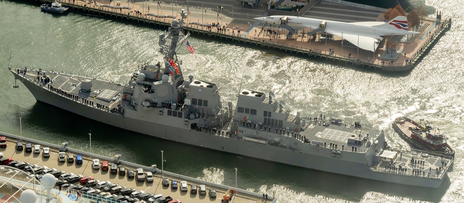 ddg-122 uss john basilone arleigh burke class guided missile destroyer new york city commissioning 28