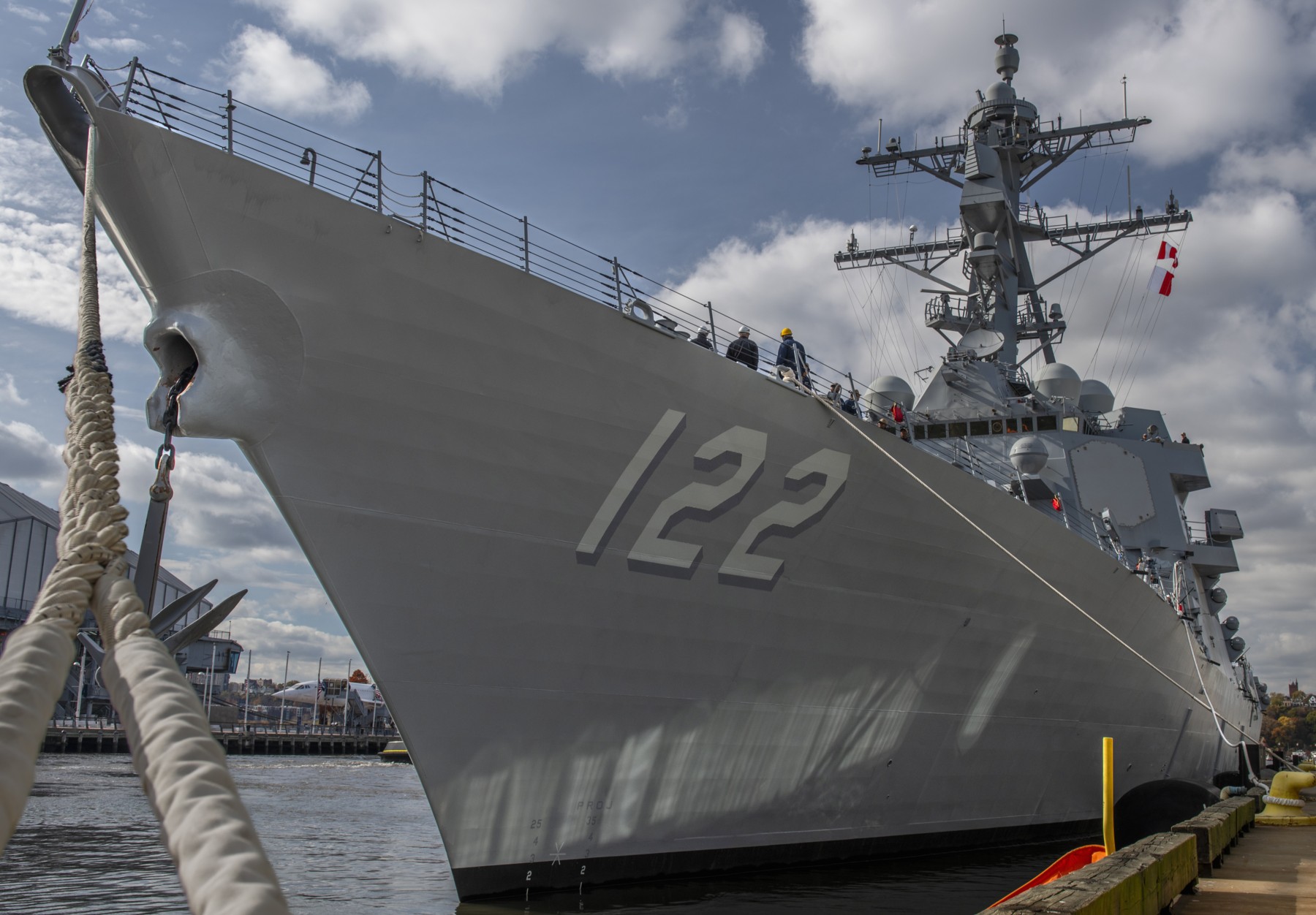 ddg-122 uss john basilone arleigh burke class guided missile destroyer new york city harbor 30