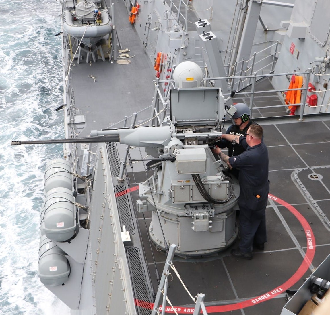 ddg-123 uss lenah h. sutcliffe higbee arleigh burke class guided missile destroyer mk.38 mod.2 machine gun fire 26