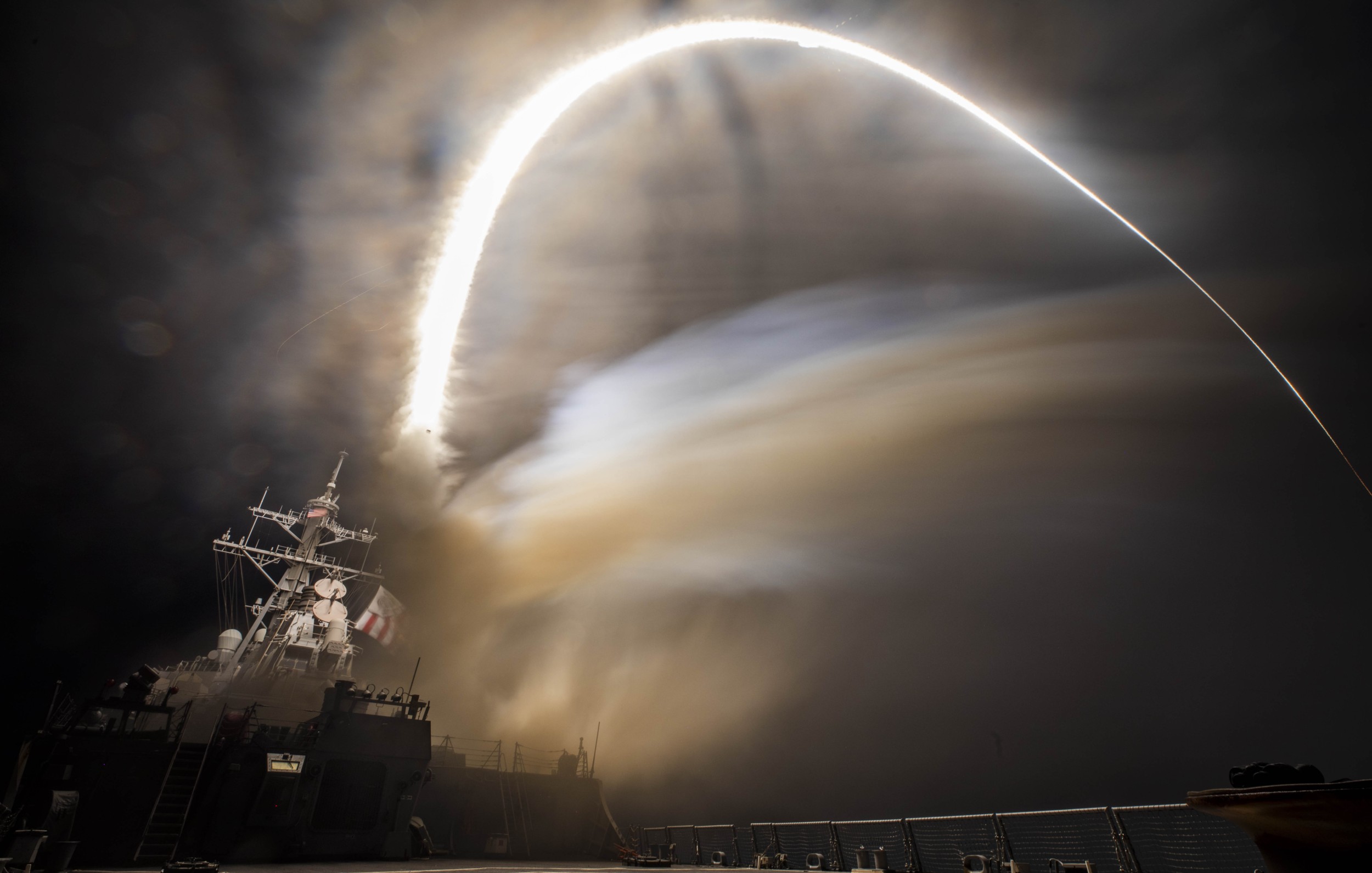 ddg-64 uss carney guided missile destroyer bgm-109 tomahawk tlam 5th fleet aor houthi yemen 2024