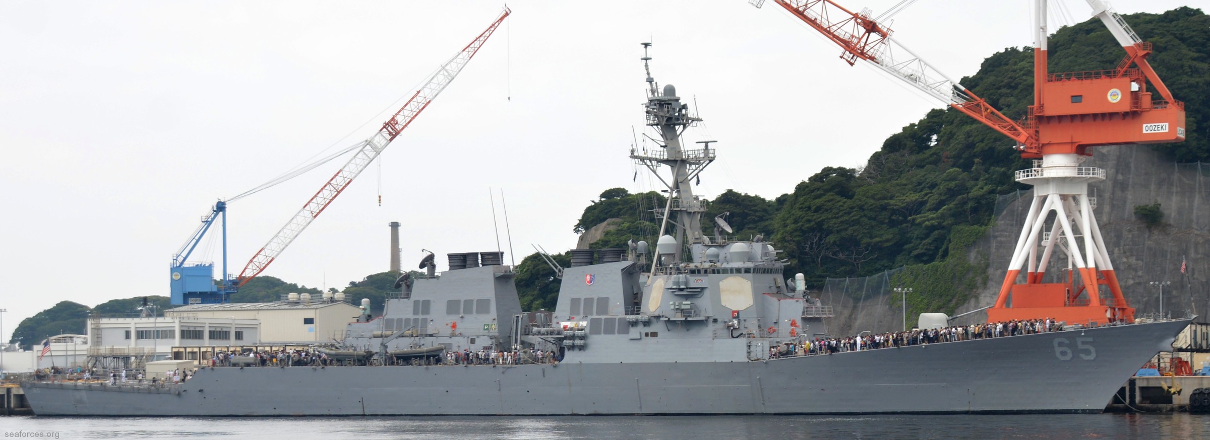 ddg-65 uss benfold arleigh burke class destroyer navy 09 fleet activities yokosuka japan