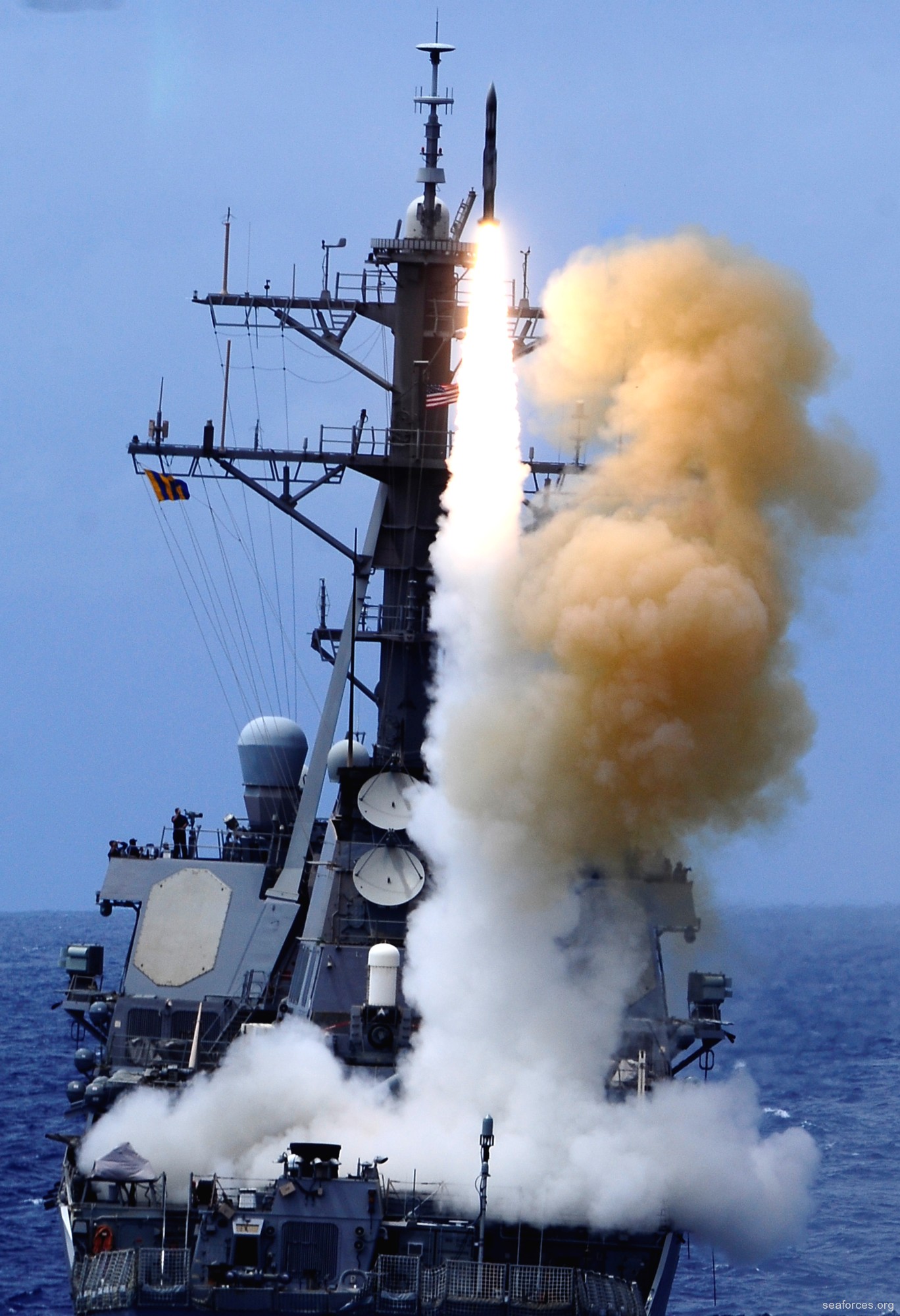 USS Benfold DDG-65 Arleigh Burke class Destroyer US Navy