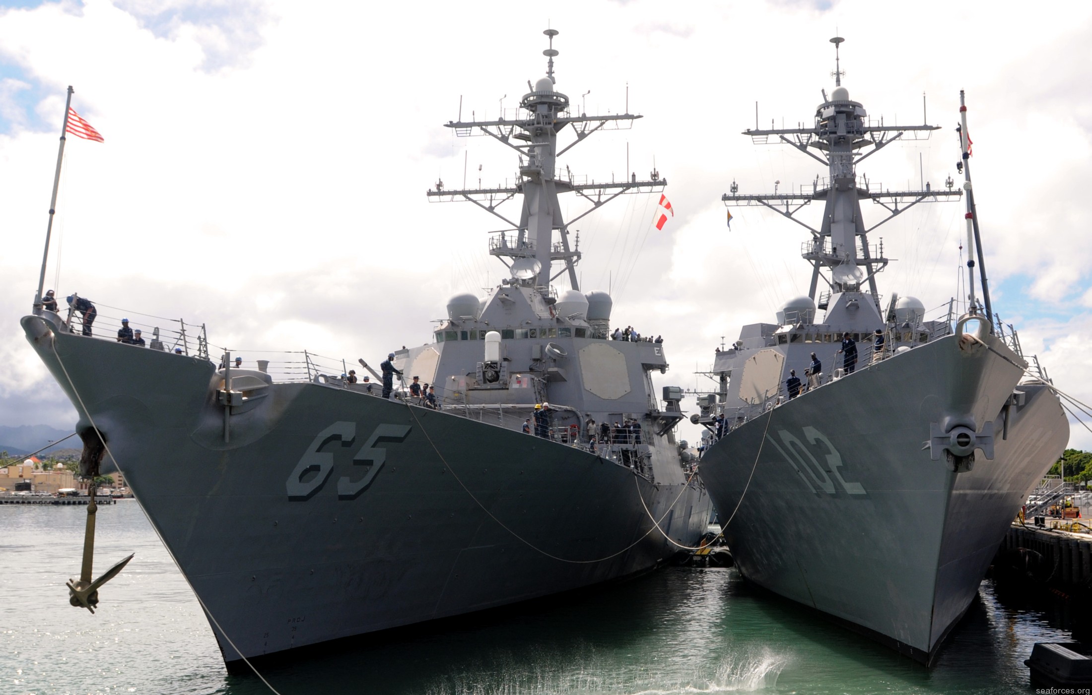 ddg-65 uss benfold arleigh burke class destroyer navy 37 pearl harbor hawaii