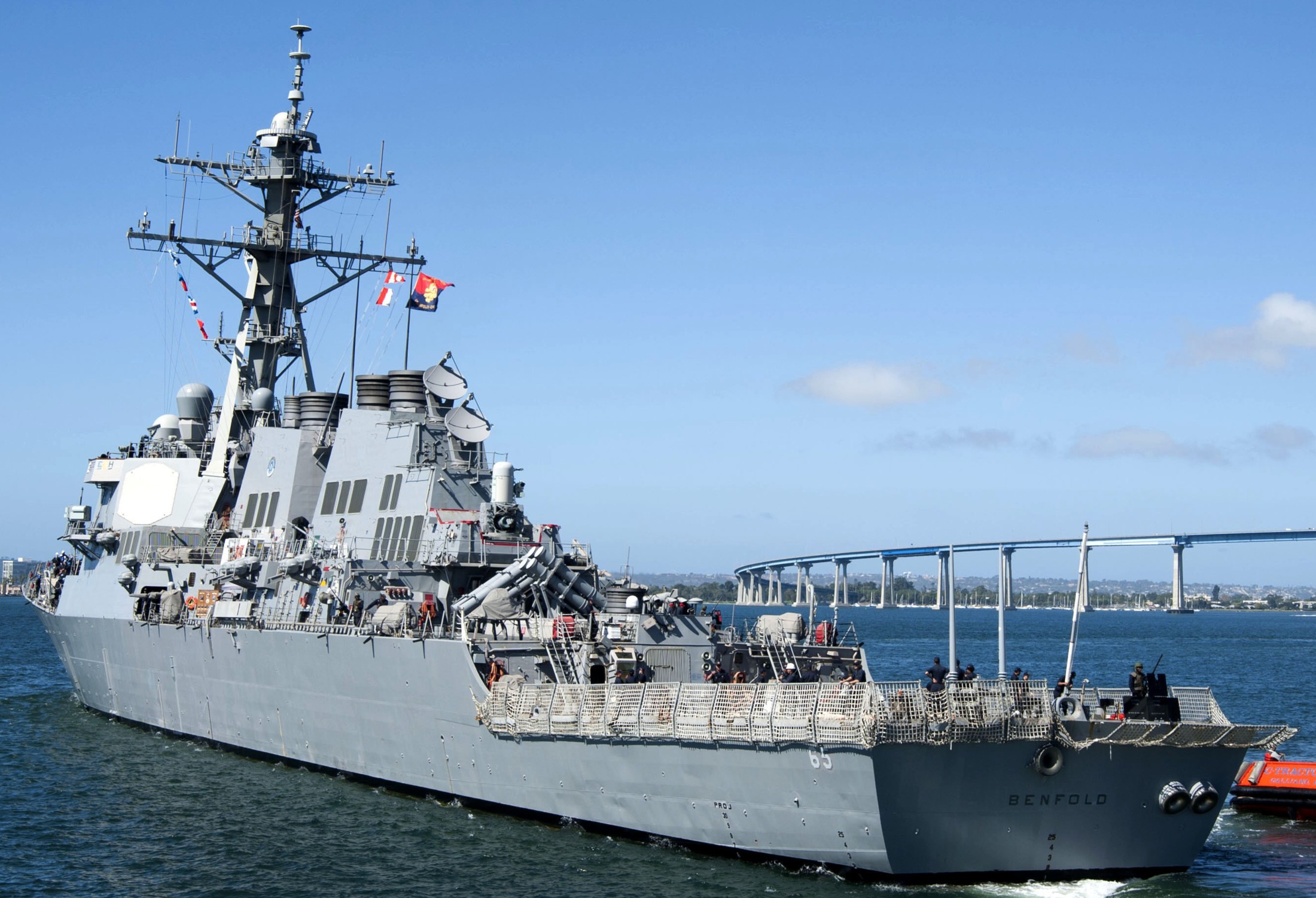 ddg-65 uss benfold guided missile destroyer departing san diego for yokosuka japan 2015 61
