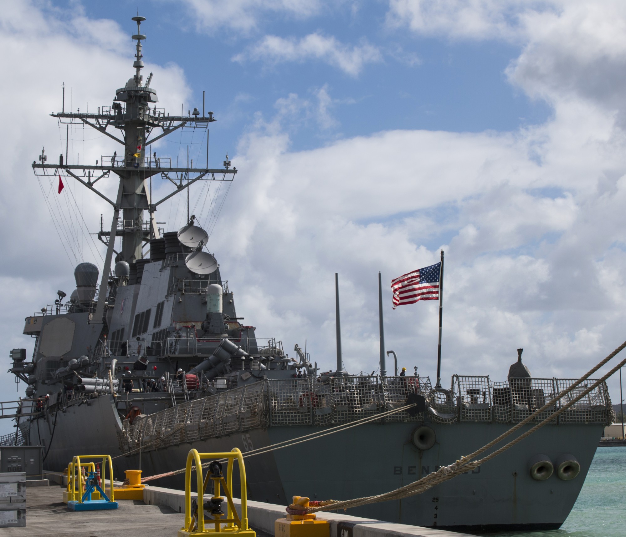 ddg-65 uss benfold guided missile destroyer naval base guam apra harbor 2016 67