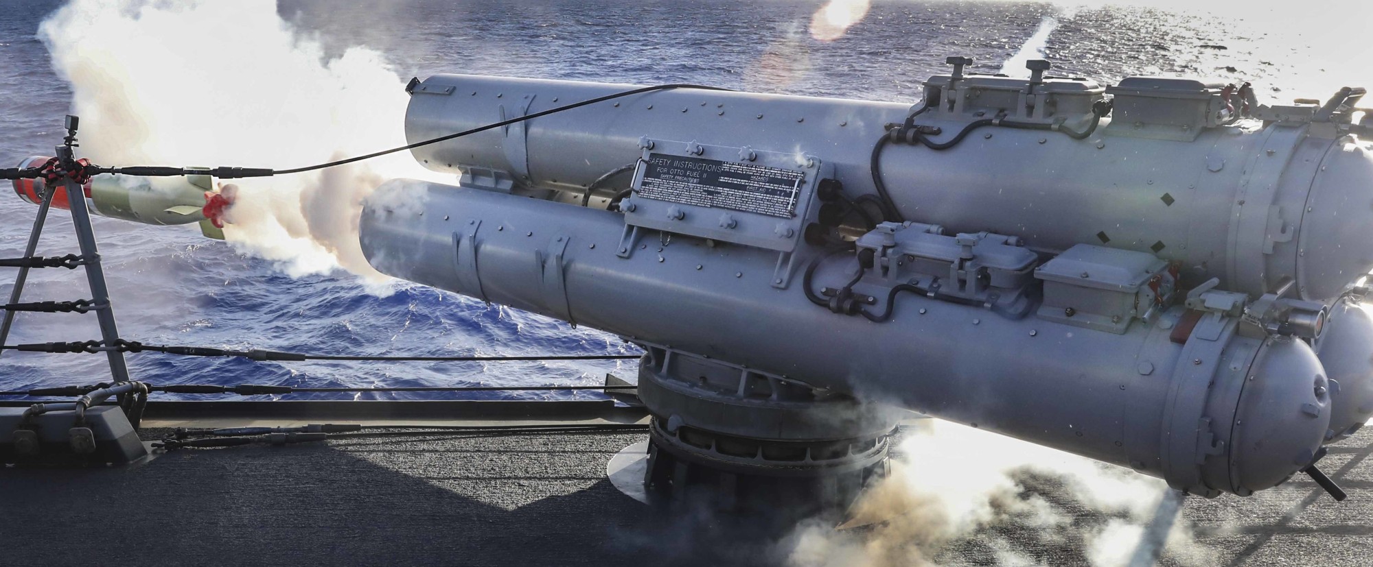 ddg-65 uss benfold guided missile destroyer mk.32 torpedo tubes 2021