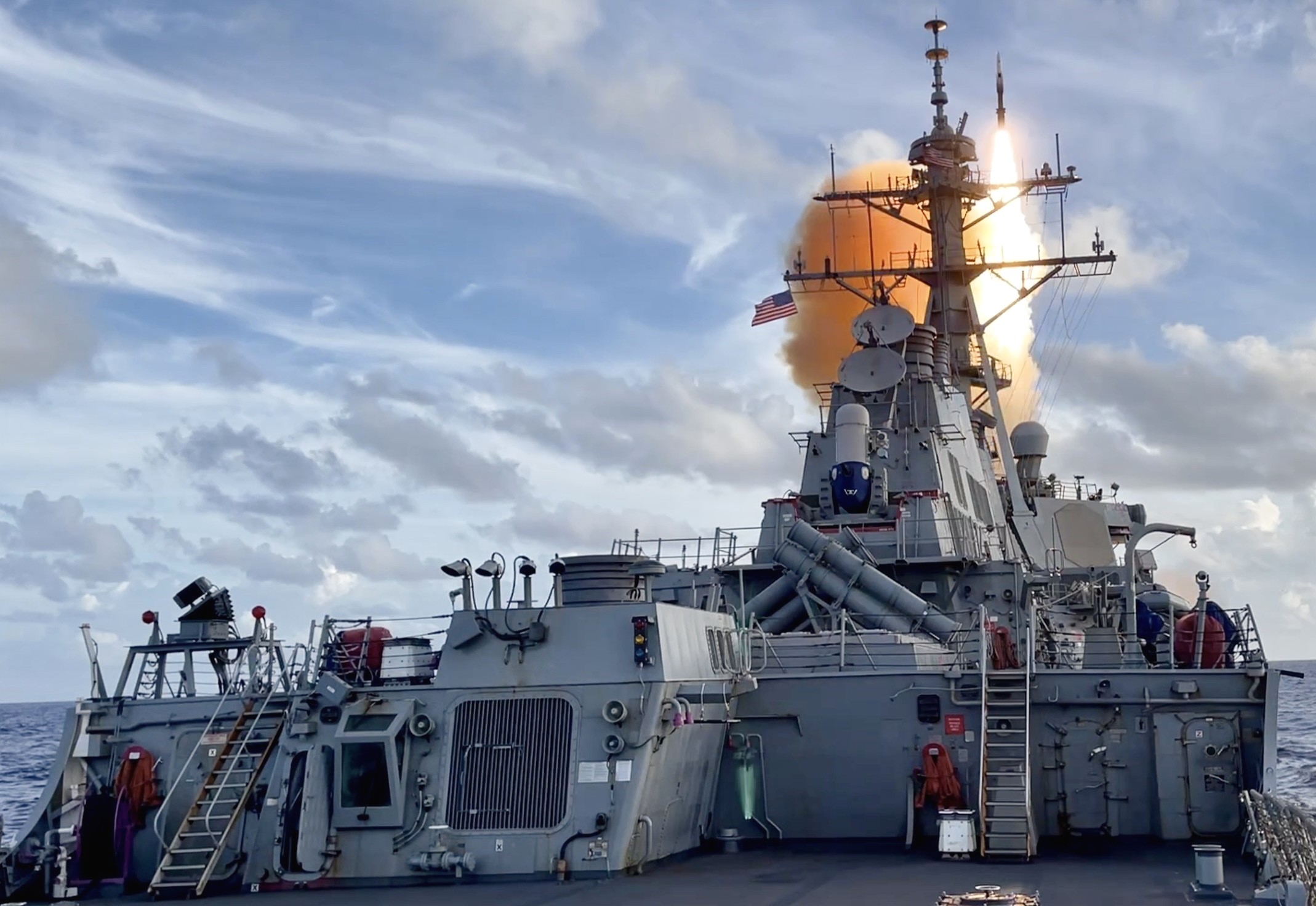 ddg-65 uss benfold guided missile destroyer rim-174 standard eram sm-6 83