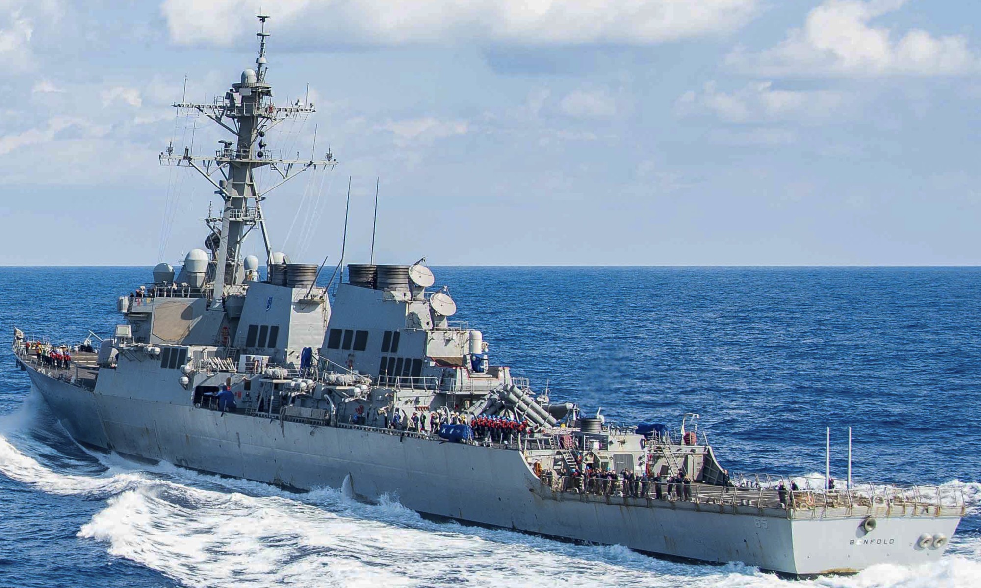ddg-65 uss benfold guided missile destroyer philippine sea 2022 86