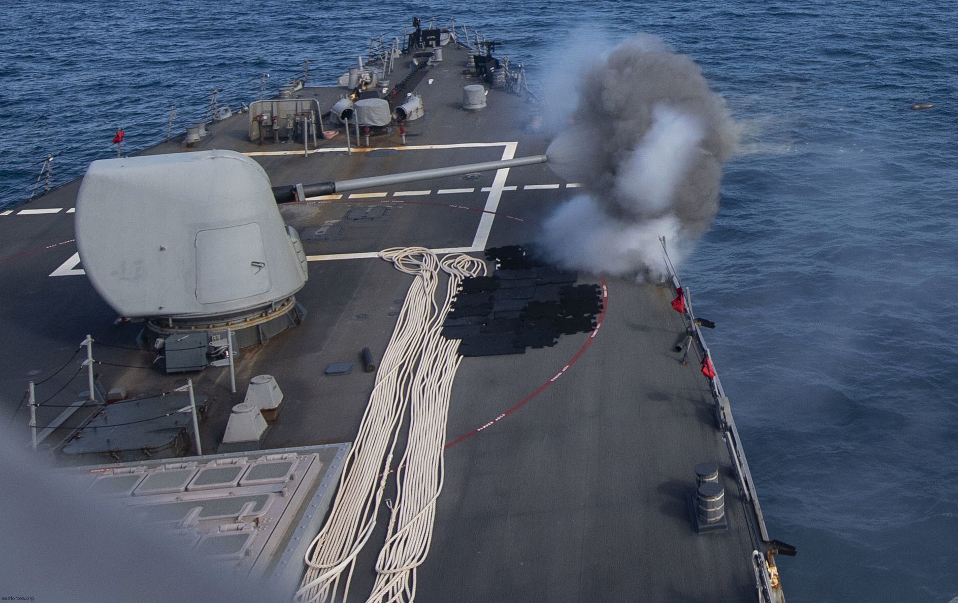 ddg-66 uss gonzalez guided missile destroyer arleigh burke class aegis 12 mk-45 mod.2 5-inches gun fire exercise