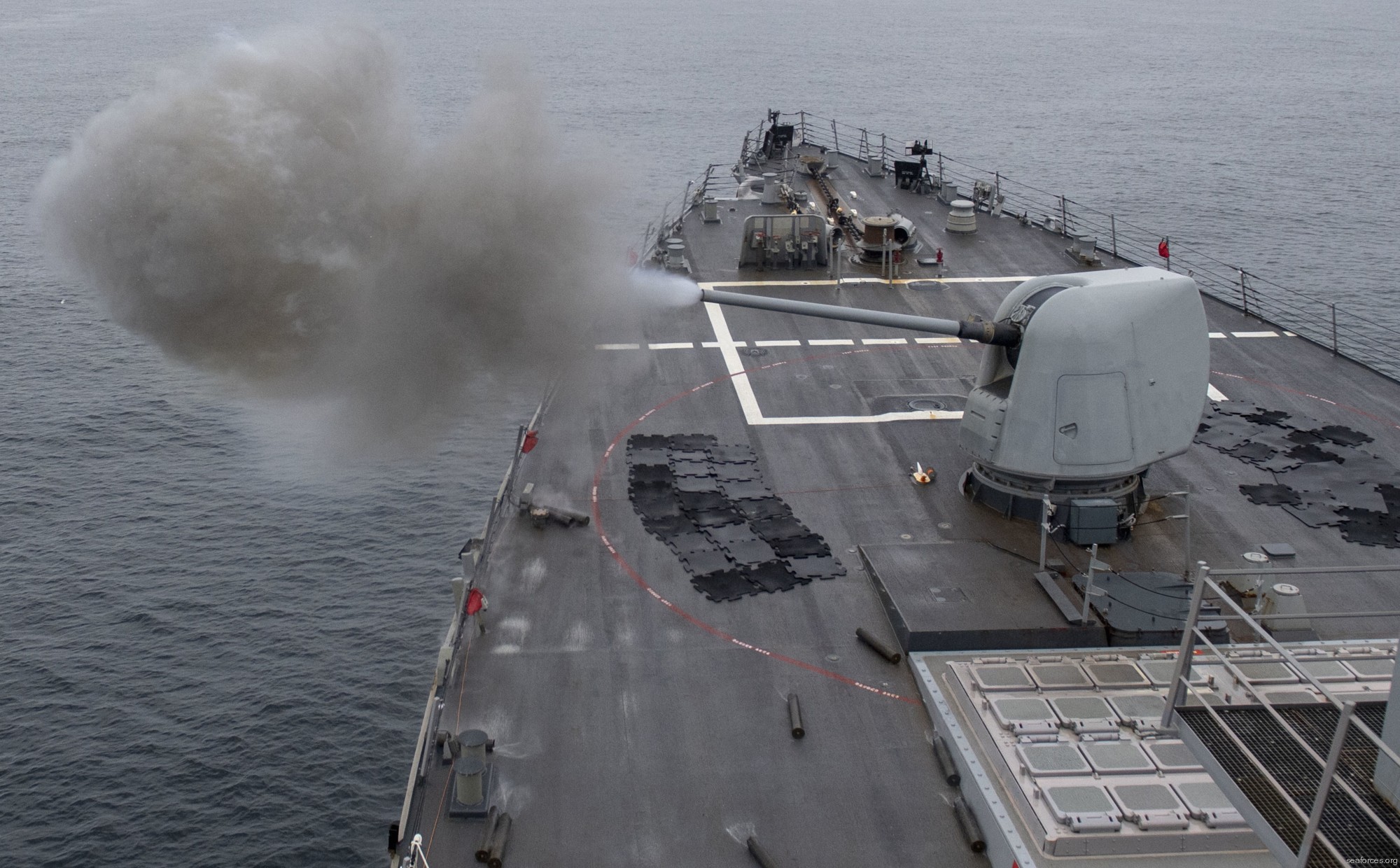 ddg-66 uss gonzalez guided missile destroyer arleigh burke class aegis 13 live-fire exercise