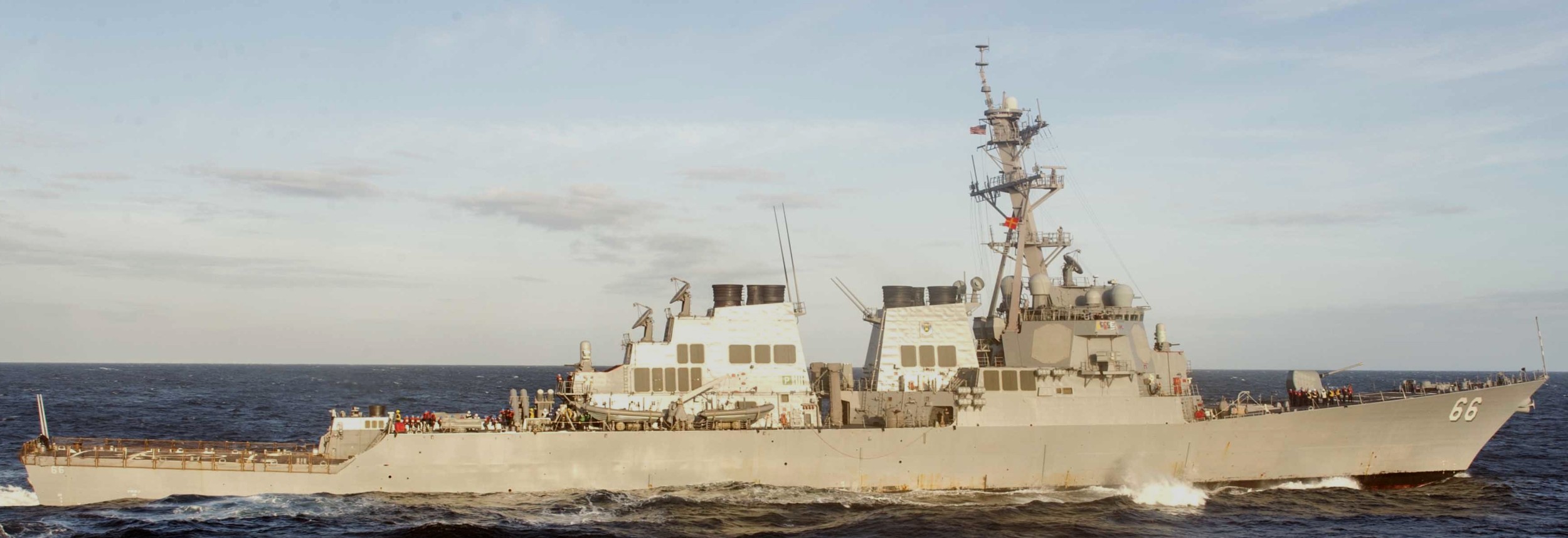 ddg-66 uss gonzalez guided missile destroyer 2015 72