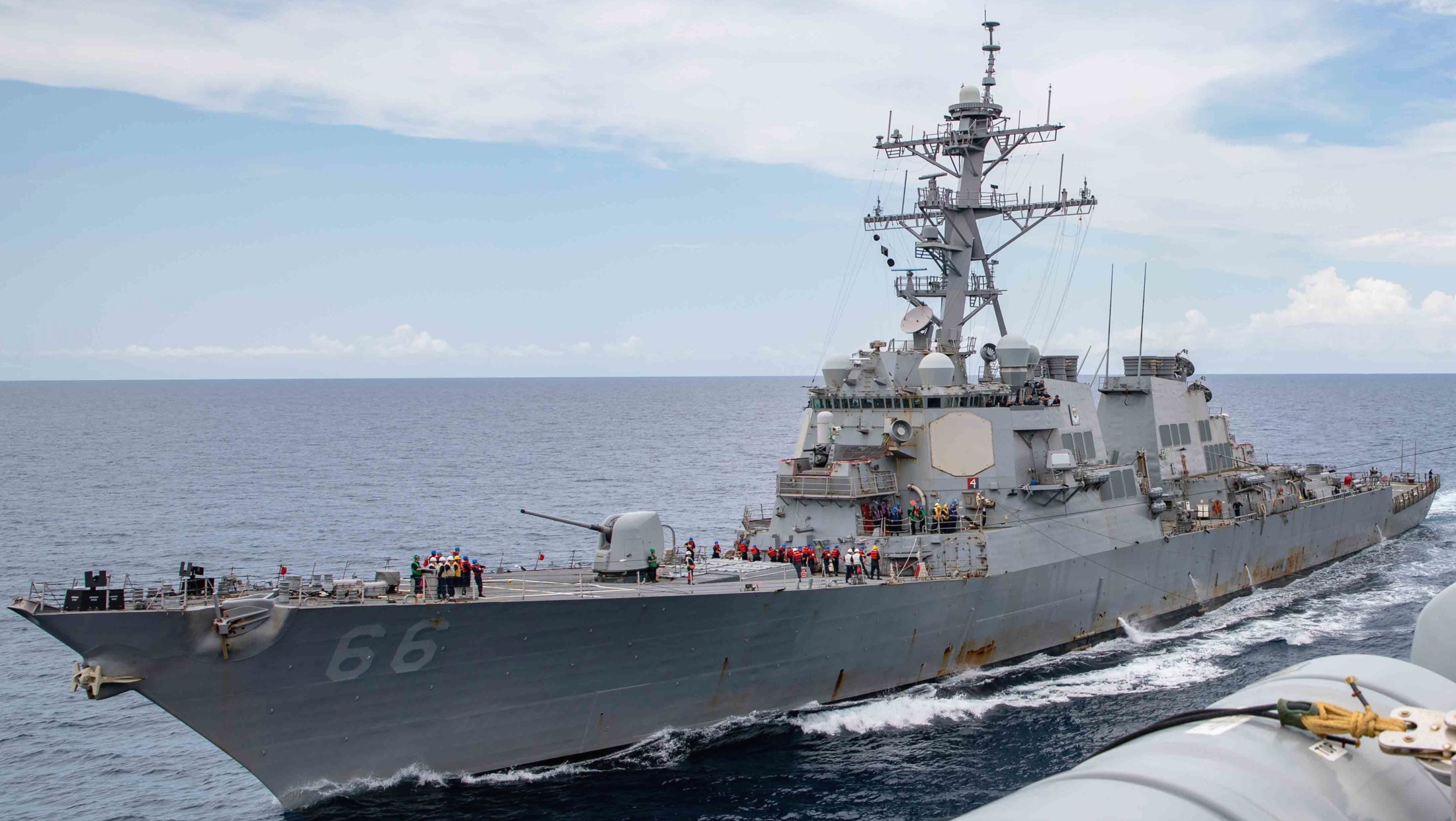 ddg-66 uss gonzalez guided missile destroyer arleigh burke class bath iron works maine aegis norfolk 83x