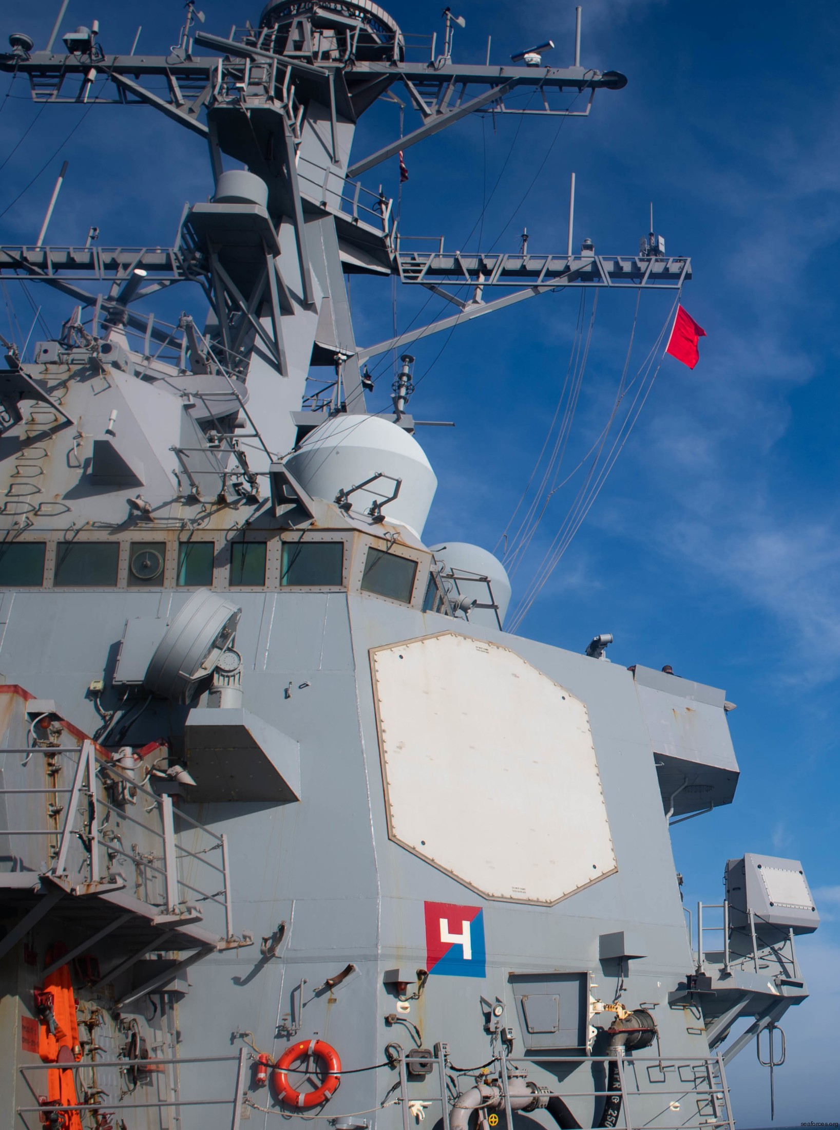 ddg-71 uss ross guided missile destroyer arleigh burke class aegis bmd 02 an/spy-1d radar