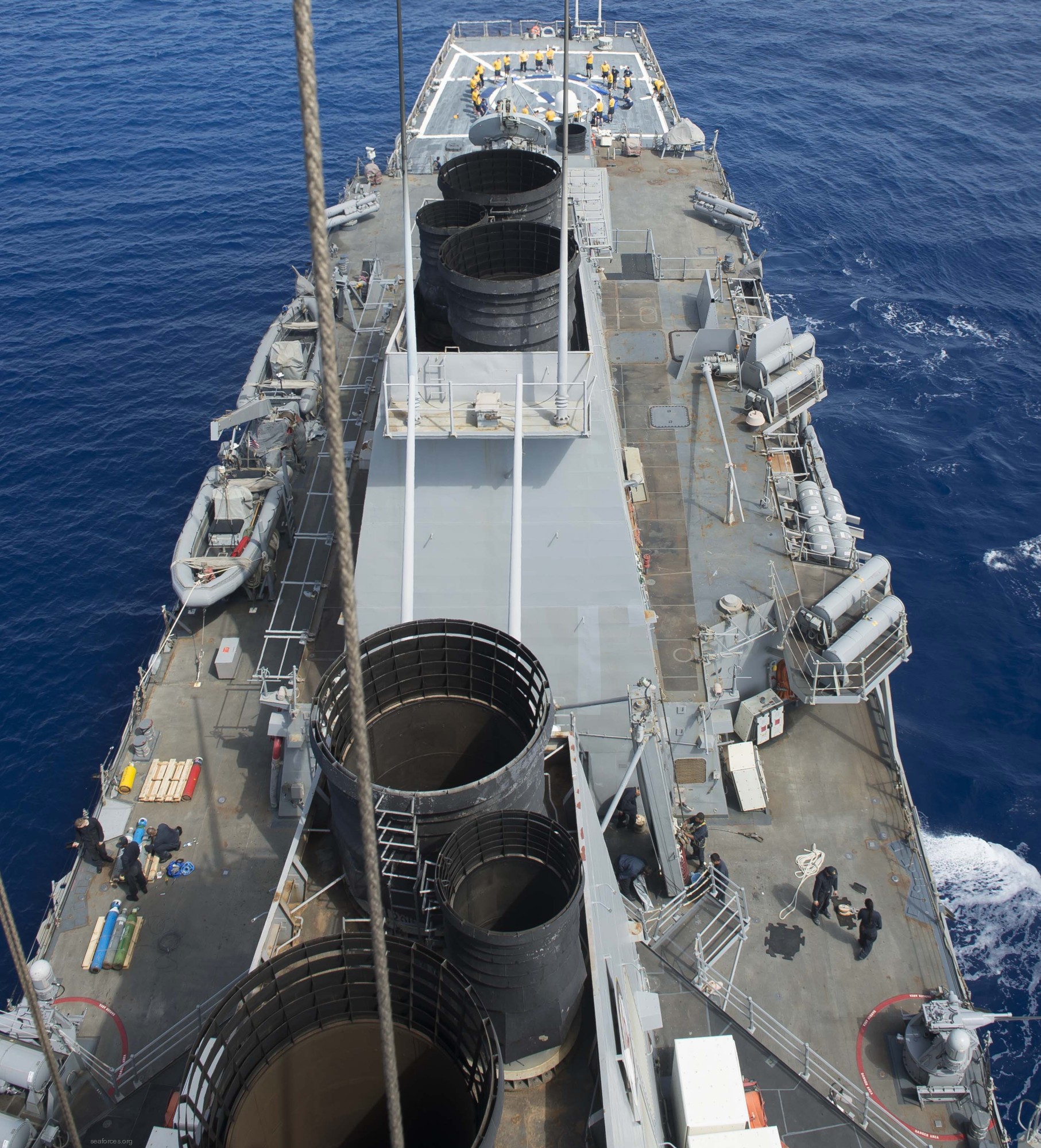 ddg-71 uss ross guided missile destroyer arleigh burke class aegis bmd 29 funnel