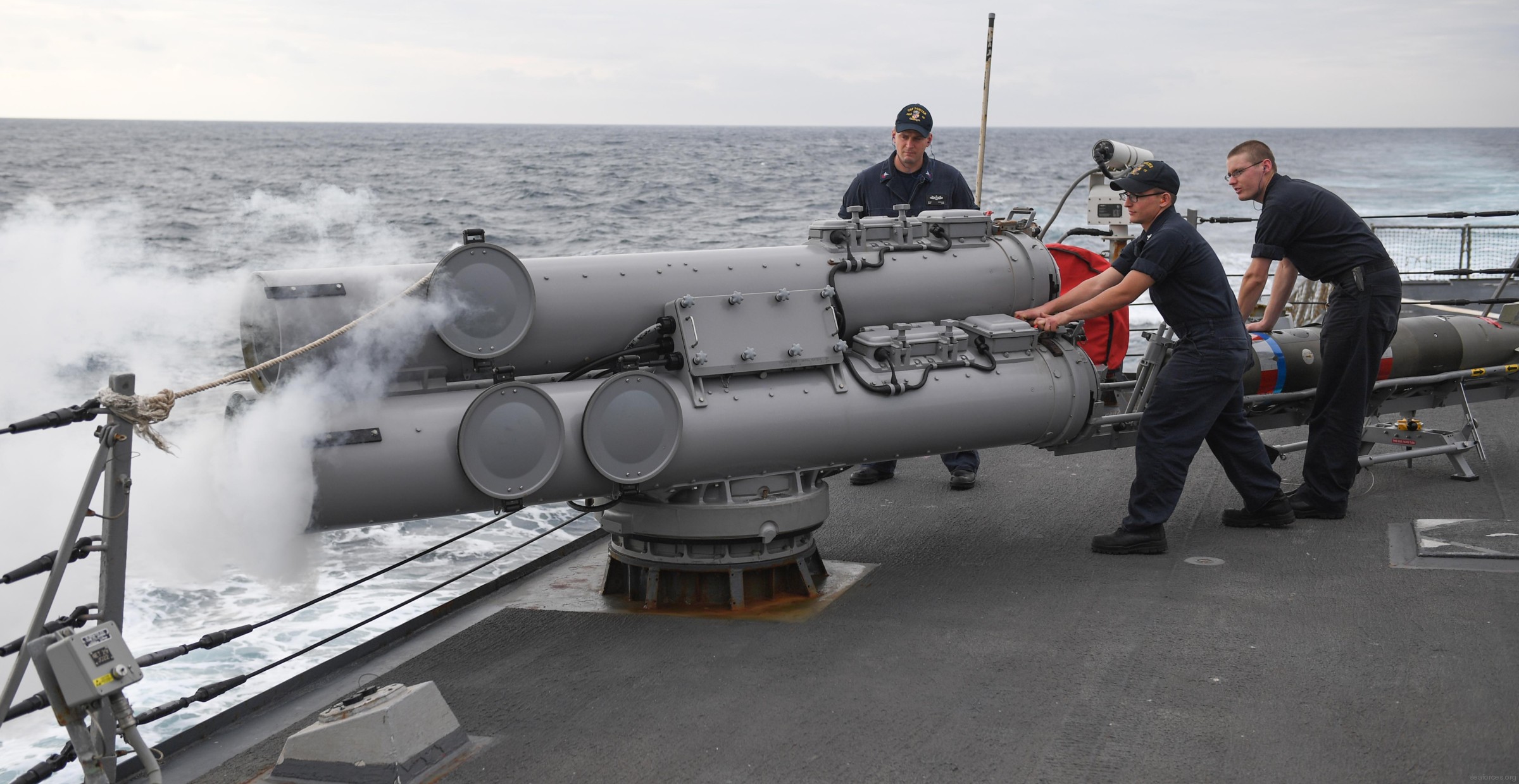 ddg-78 uss porter guided missile destroyer arleigh burke class aegis 70 mk.32 torpedo tubes