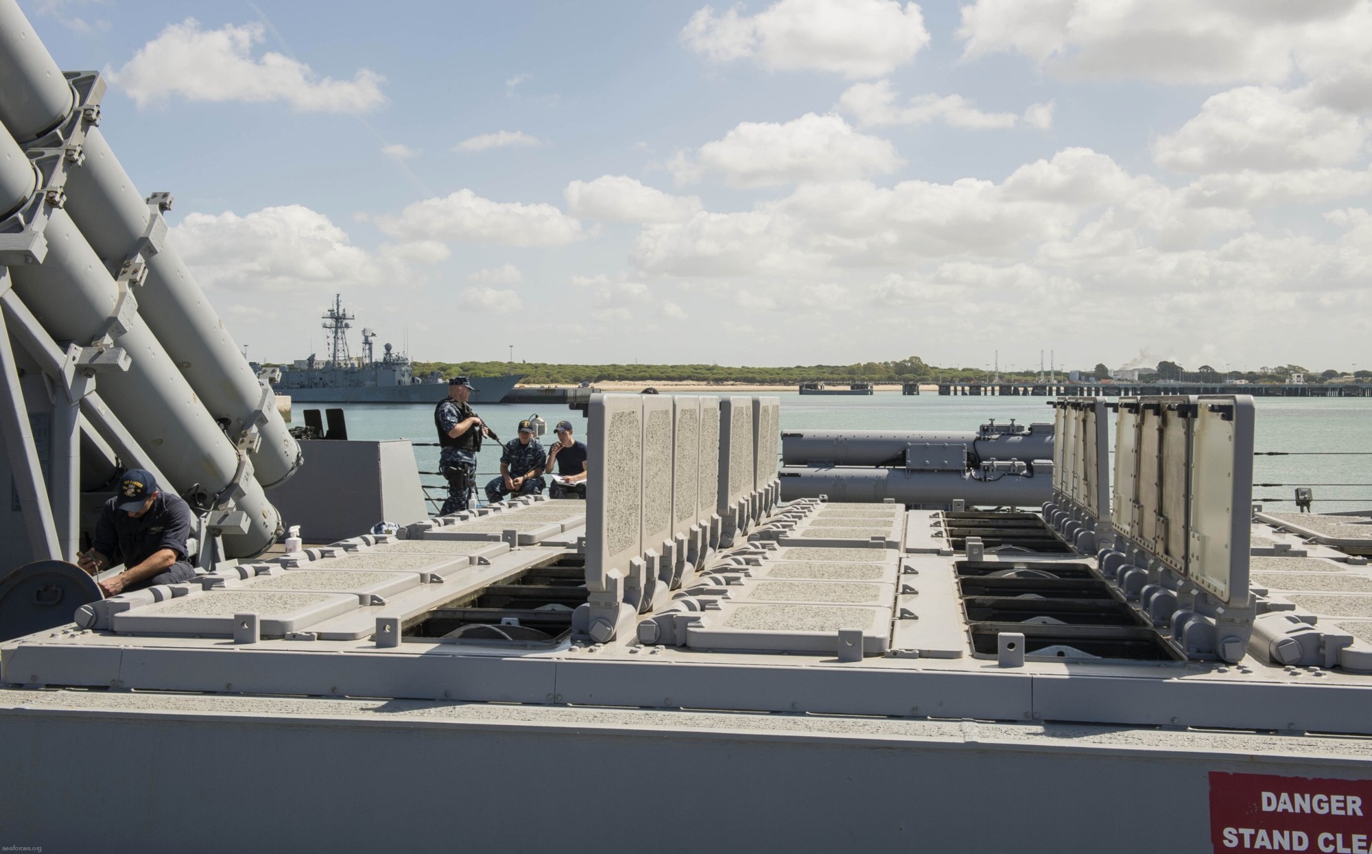 ddg-78 uss porter guided missile destroyer arleigh burke class aegis 140 mk.41 vls