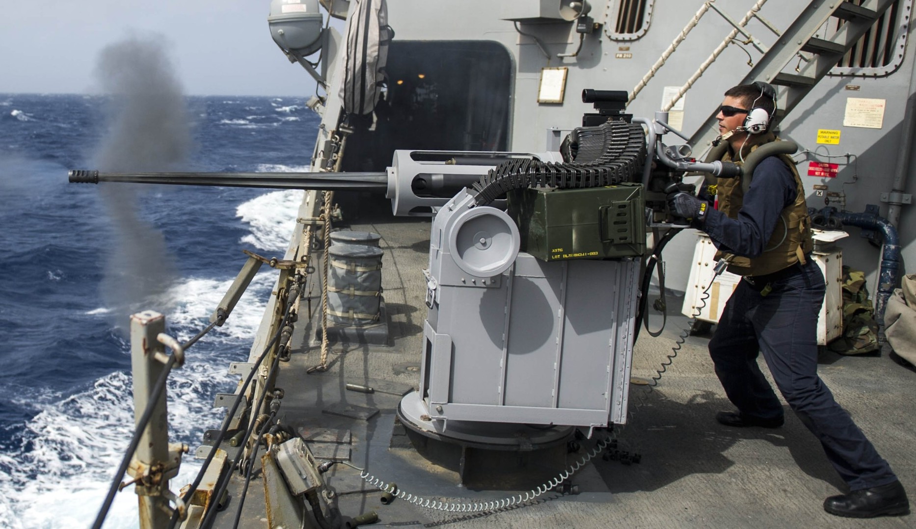 ddg-80 uss roosevelt guided missile destroyer arleigh burke class us navy 41 mark 38 25mm machine gun system