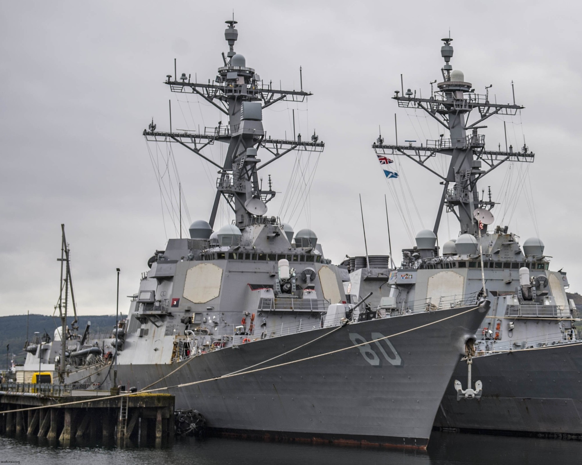 ddg-80 uss roosevelt guided missile destroyer arleigh burke class us navy 53 faslane scotland