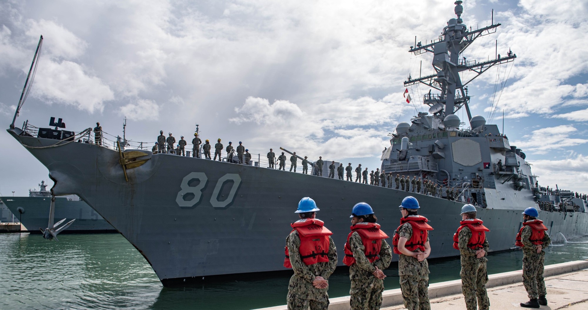 ddg-80 uss roosevelt guided missile destroyer arleigh burke class us navy 68 naval station rota spain