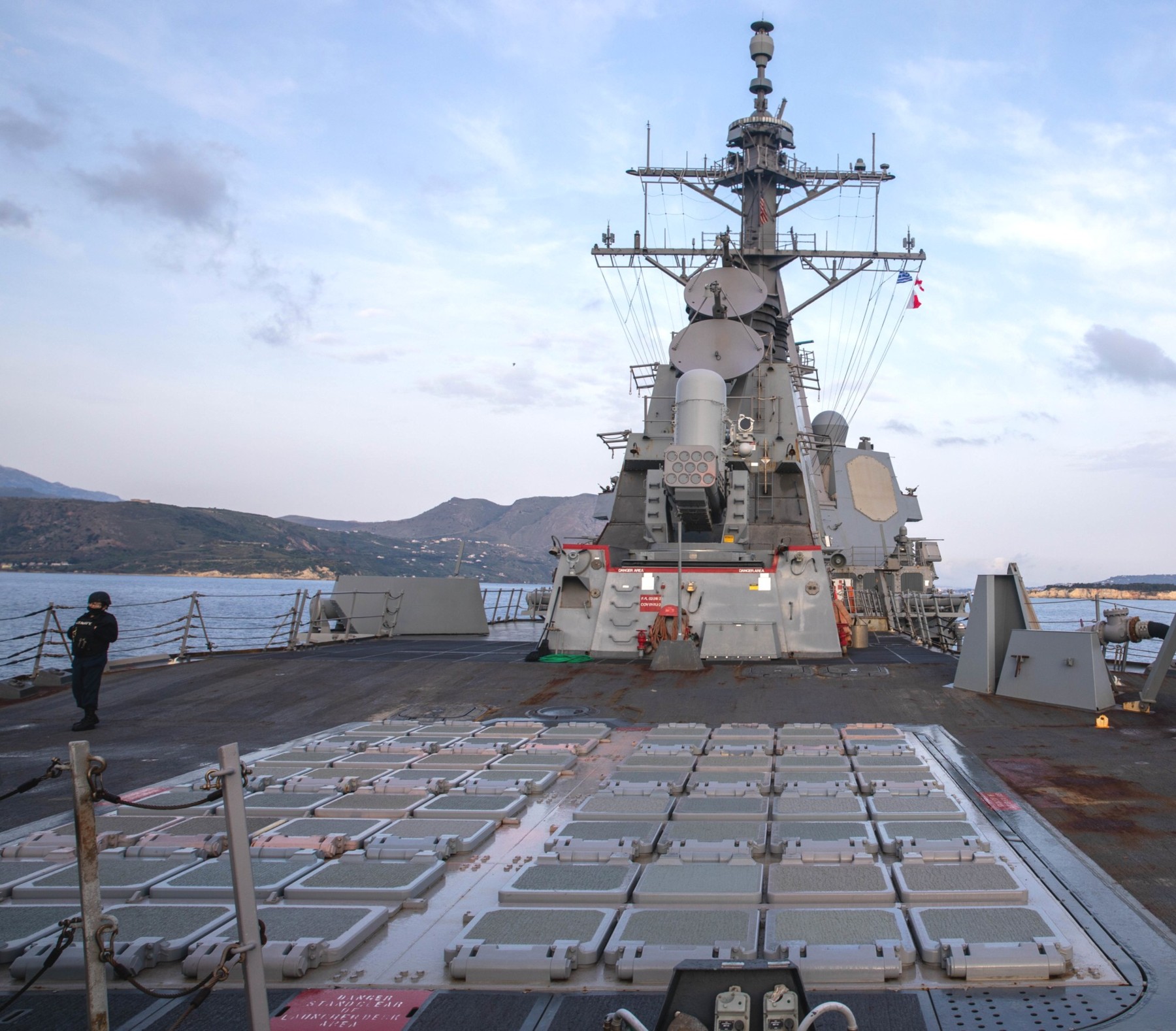 ddg-80 uss roosevelt guided missile destroyer arleigh burke class us navy mk.41 vls searam ciws 77