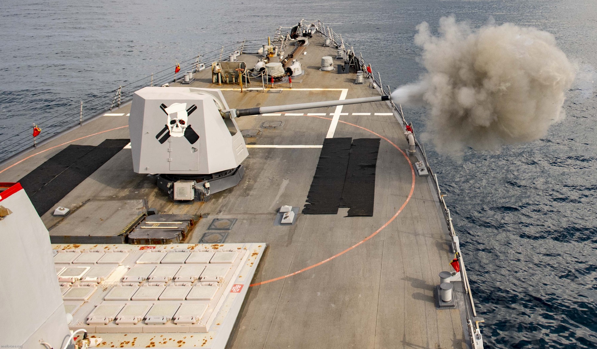 ddg-82 uss lassen arleigh burke class guided missile destroyer aegis 06 mk.45 mod.4 gun fire