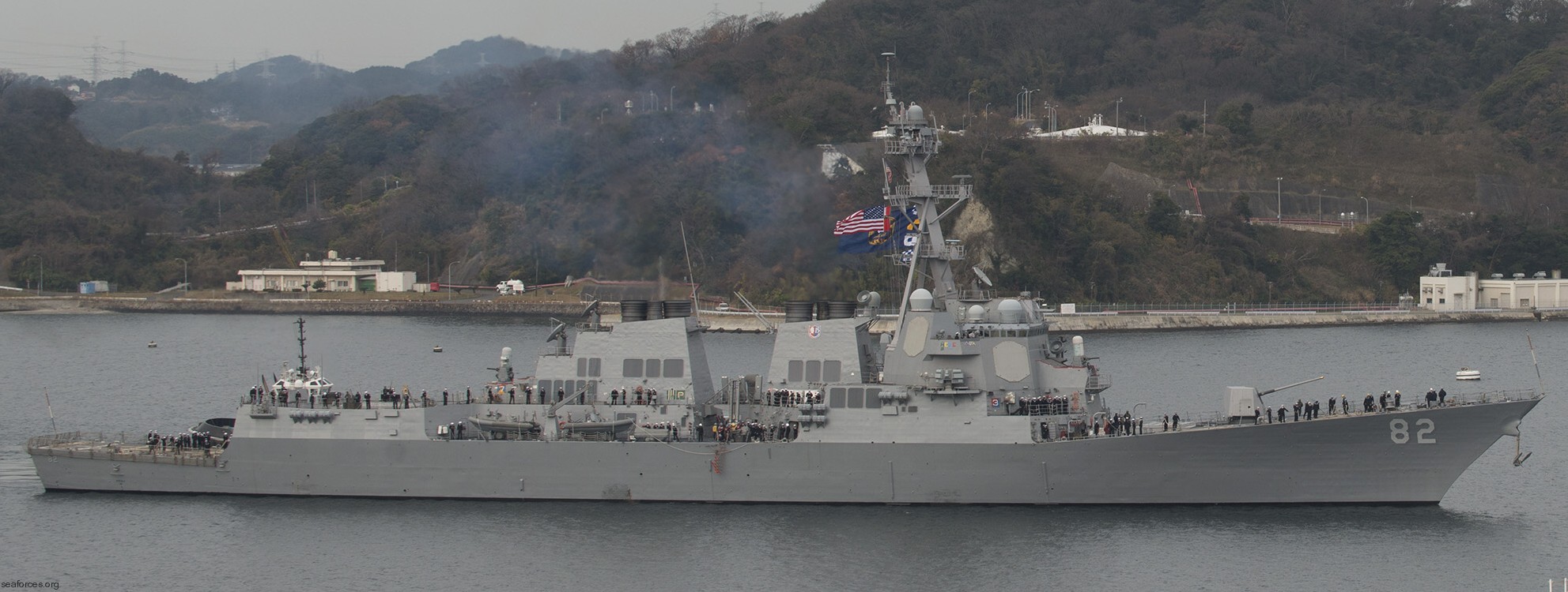 ddg-82 uss lassen arleigh burke class guided missile destroyer aegis 32 yokosuka japan