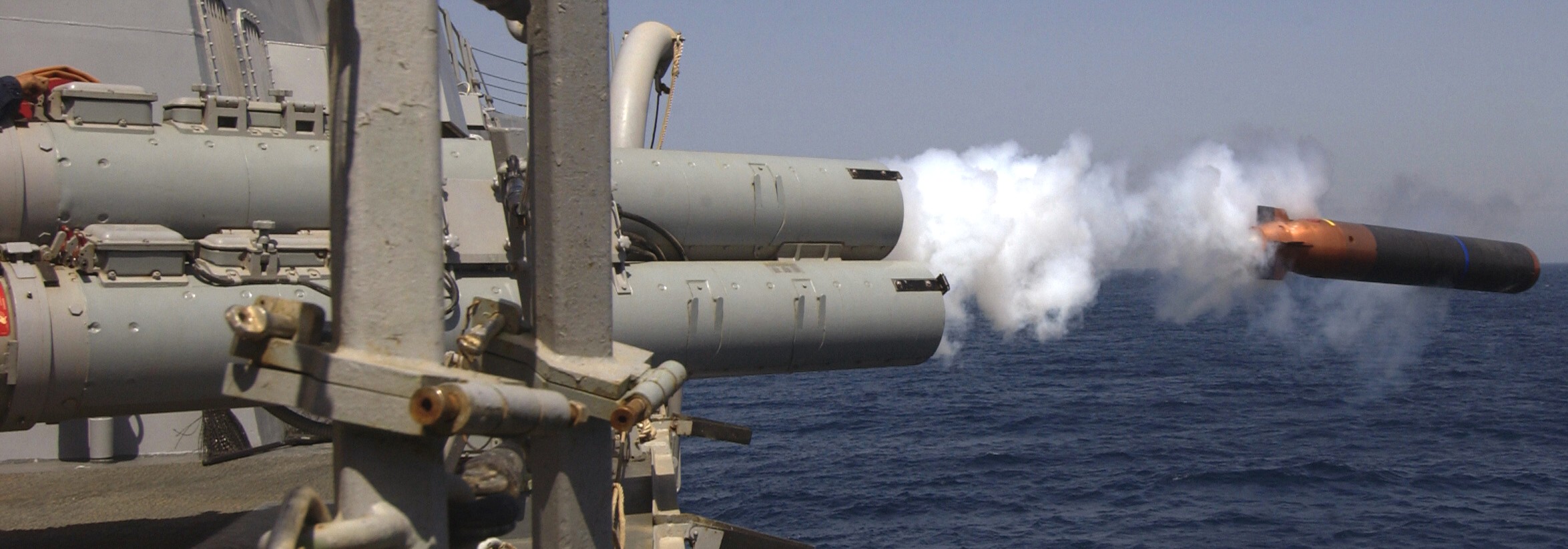 ddg-84 uss bulkeley arleigh burke class guided missile destroyer mk.50 torpedo exercise 20