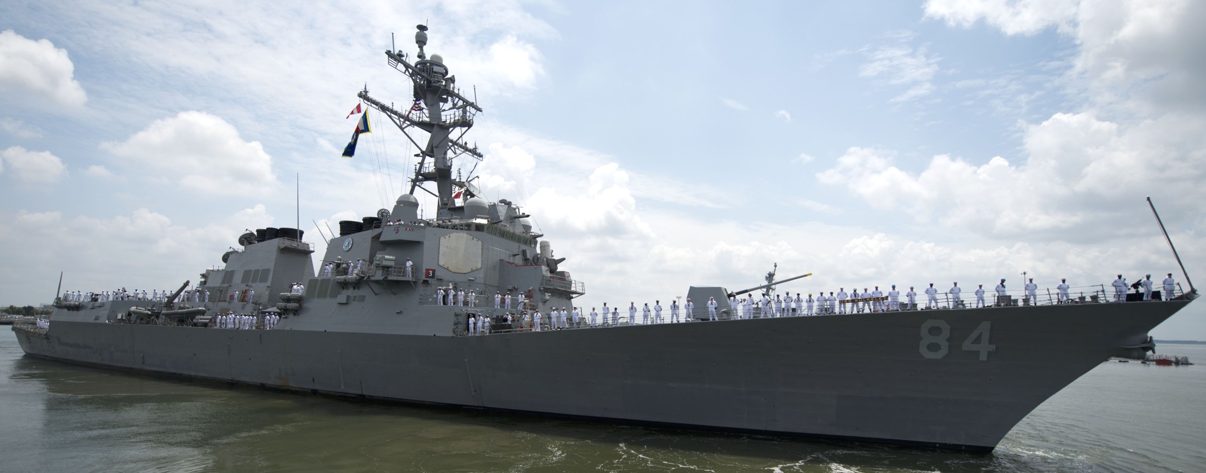 ddg-84 uss bulkeley arleigh burke class guided missile destroyer departing norfolk 2013 38