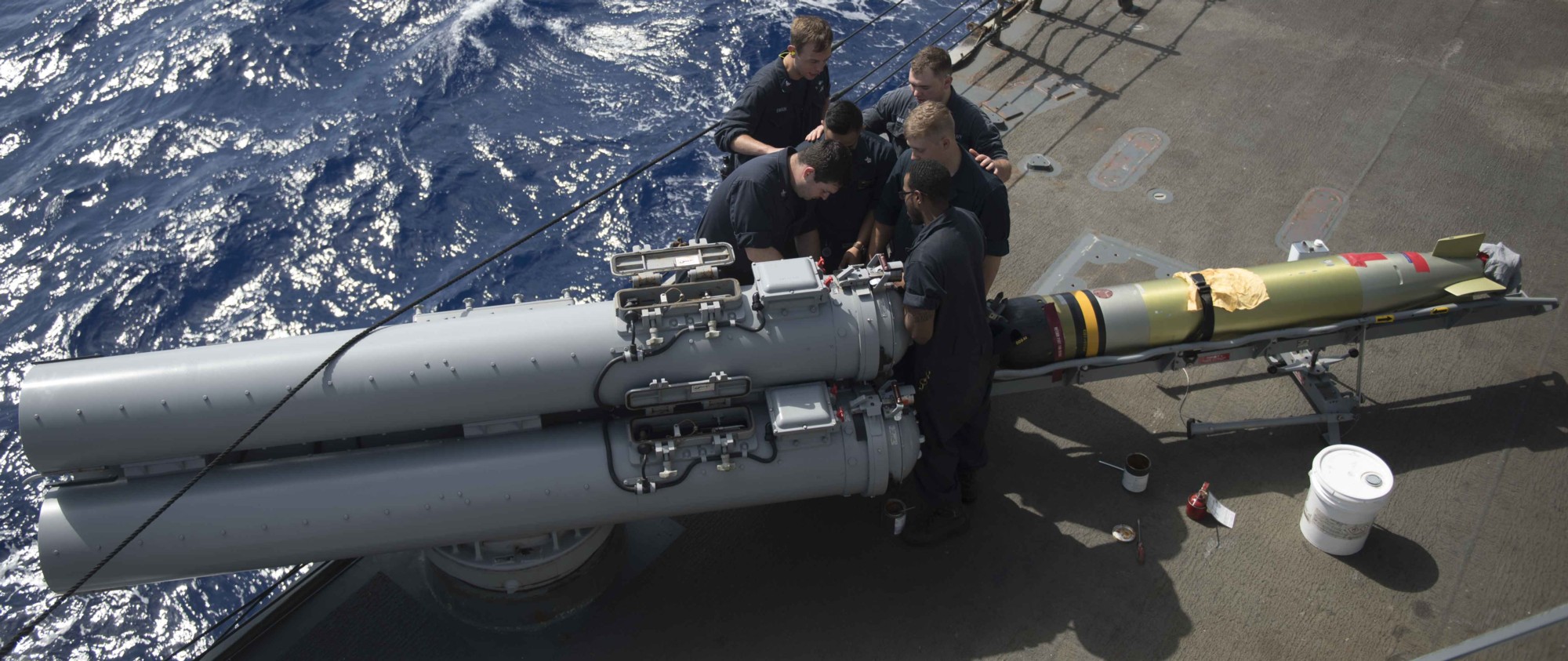 ddg-84 uss bulkeley arleigh burke class guided missile destroyer mk.32 mk.46 torpedo exercise 65