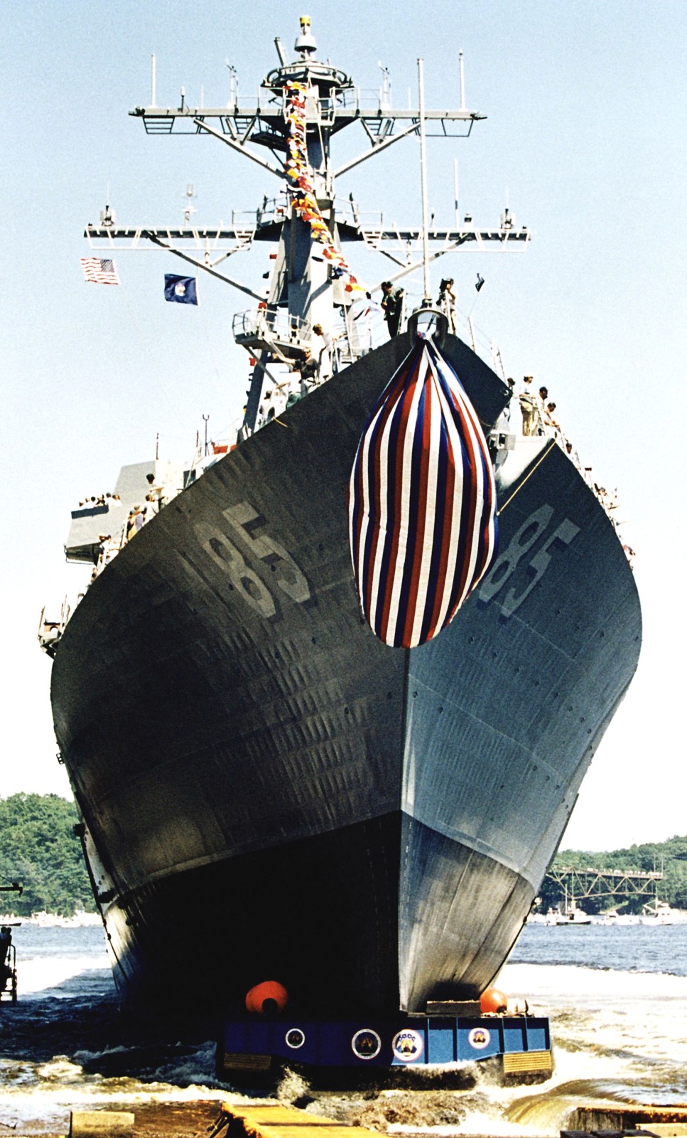 ddg-85 uss mccampbell arleigh burke class guided missile destroyer launching bath iron works maine 02