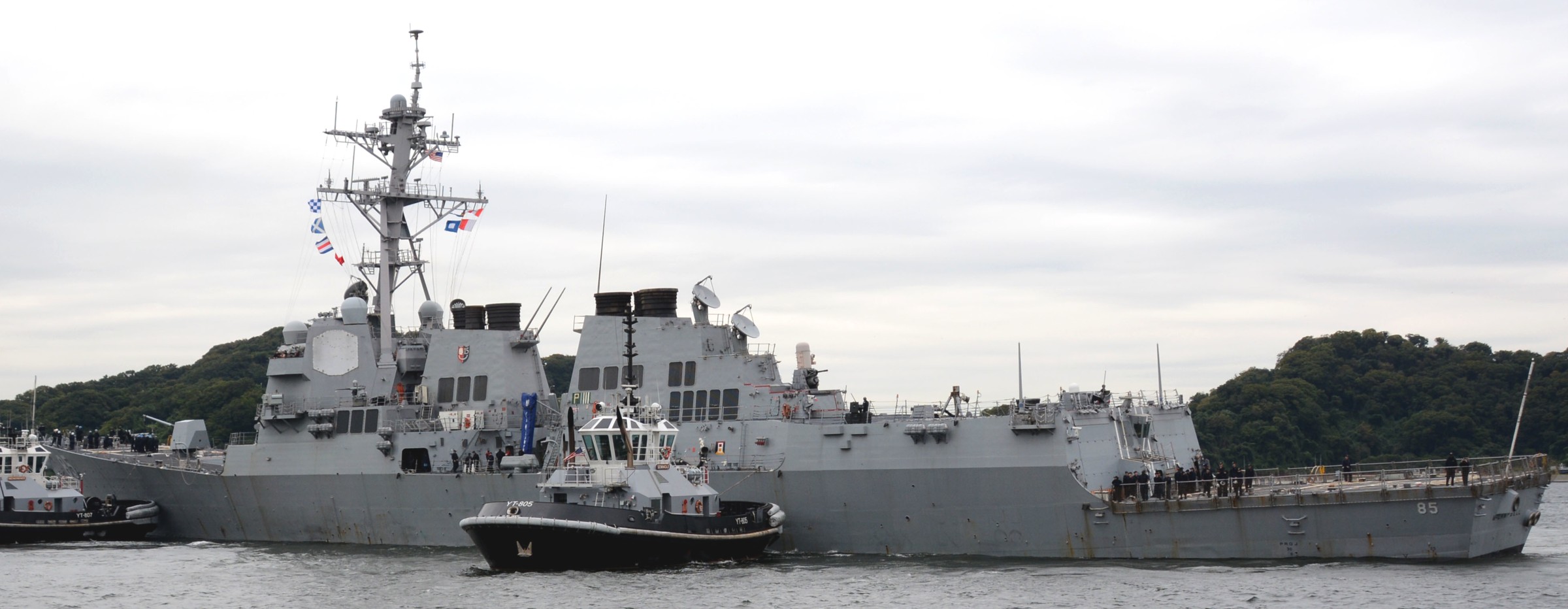 ddg-85 uss mccampbell arleigh burke class guided missile destroyer yokosuka japan cfay 56