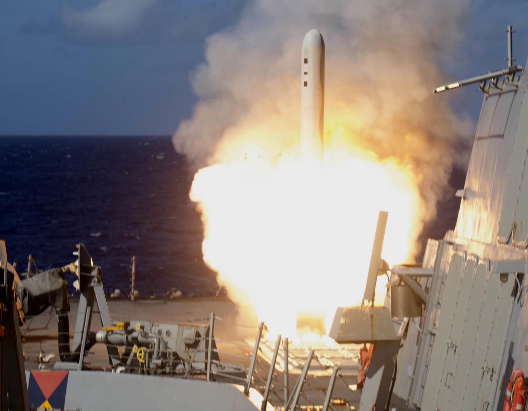 ddg-86 uss shoup arleigh burke class guided missile destroyer bgm-109 tomahawk tlam 66