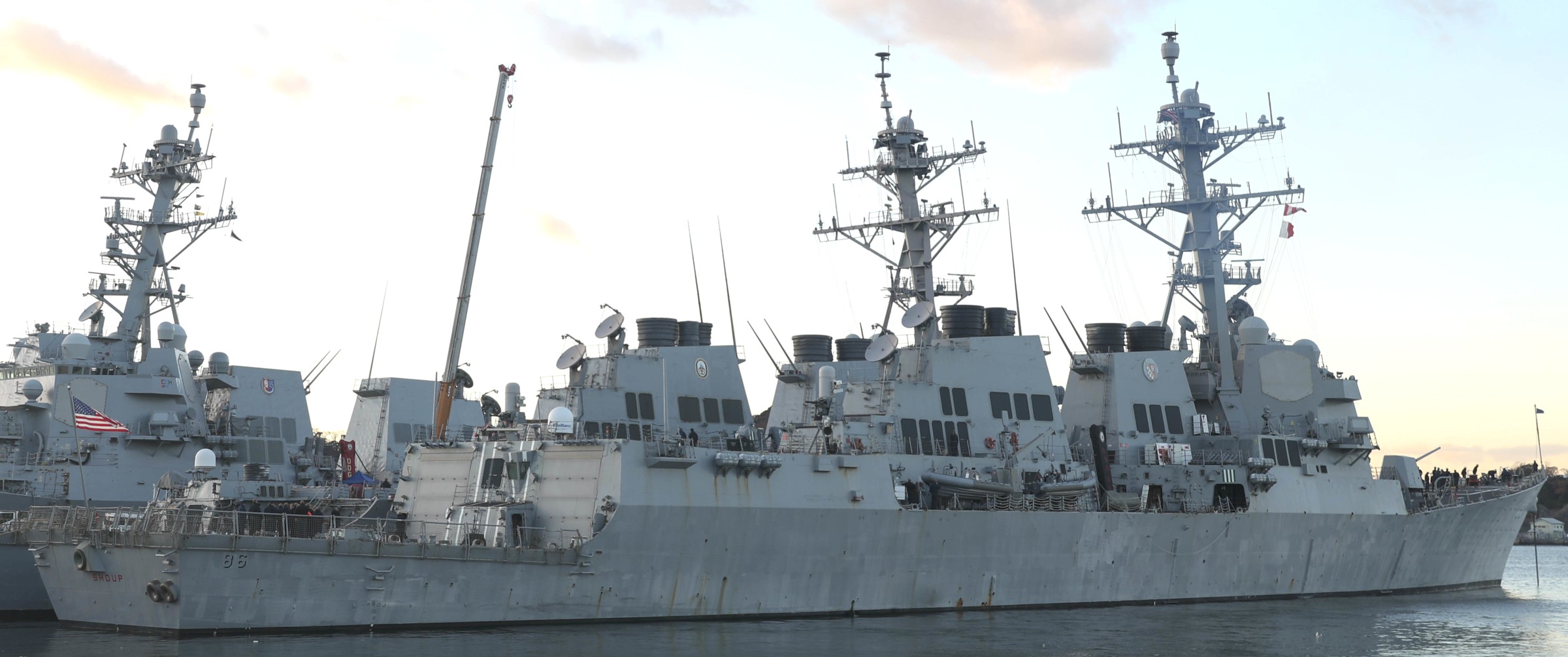 ddg-86 uss shoup arleigh burke class guided missile destroyer fleet activities yokosuka japan 81