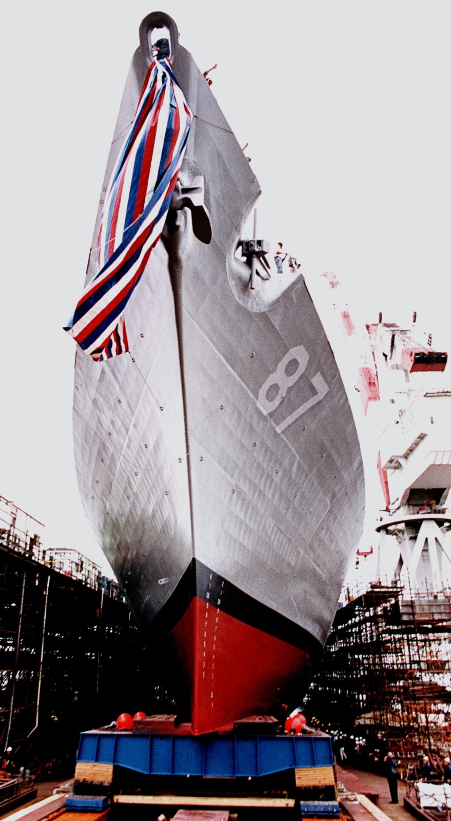 ddg-87 uss mason arleigh burke class guided missile destroyer launching bath iron works maine 2001 04