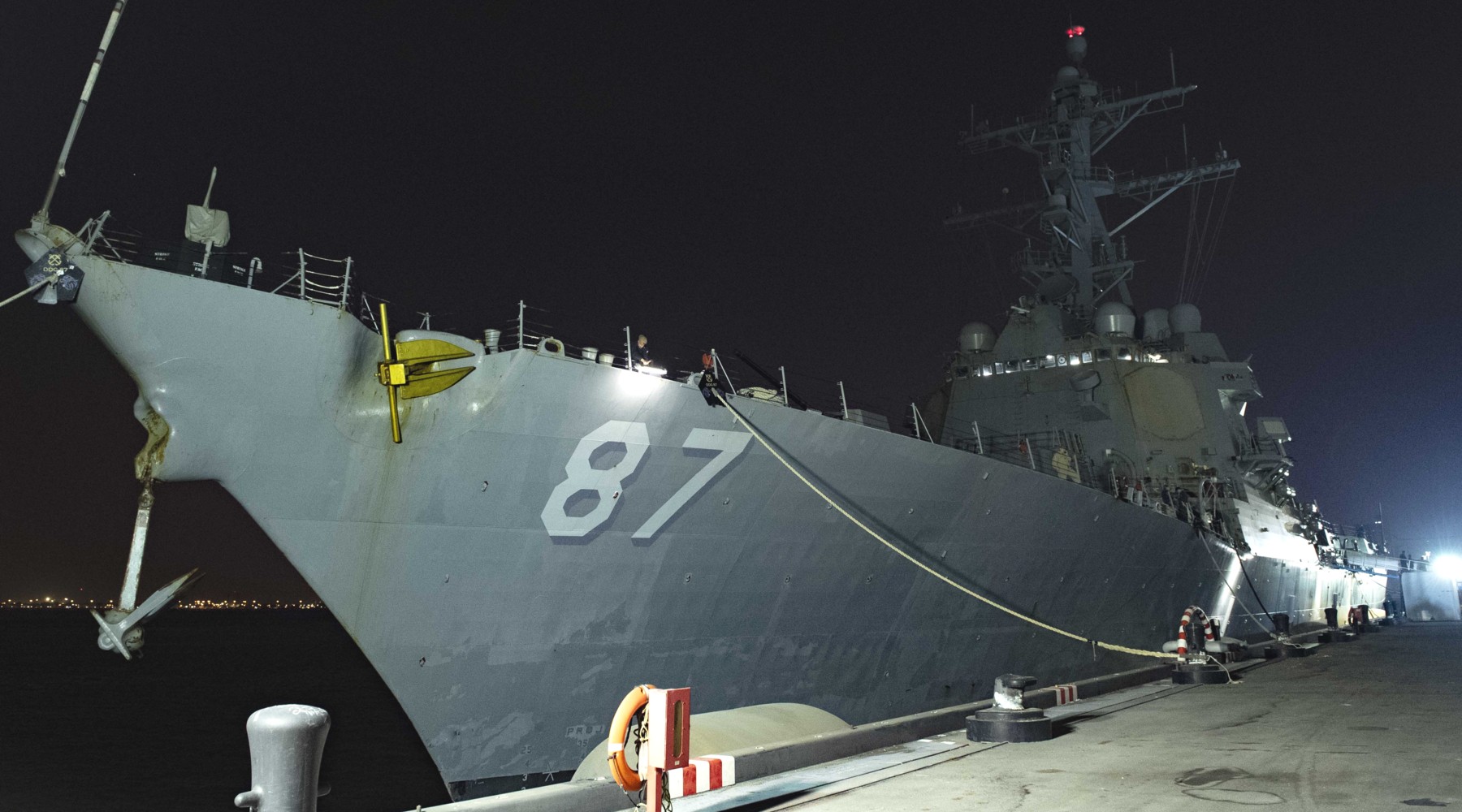 ddg-87 uss mason arleigh burke class guided missile destroyer bahrain 73