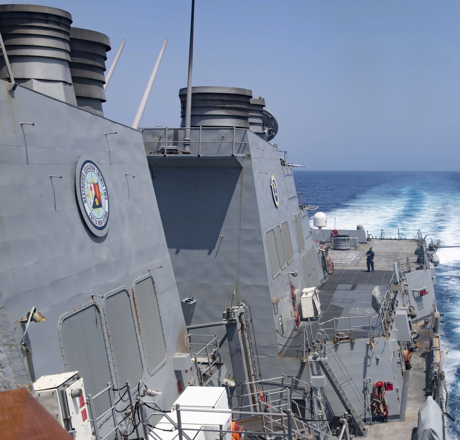 ddg-87 uss mason arleigh burke class guided missile destroyer 75