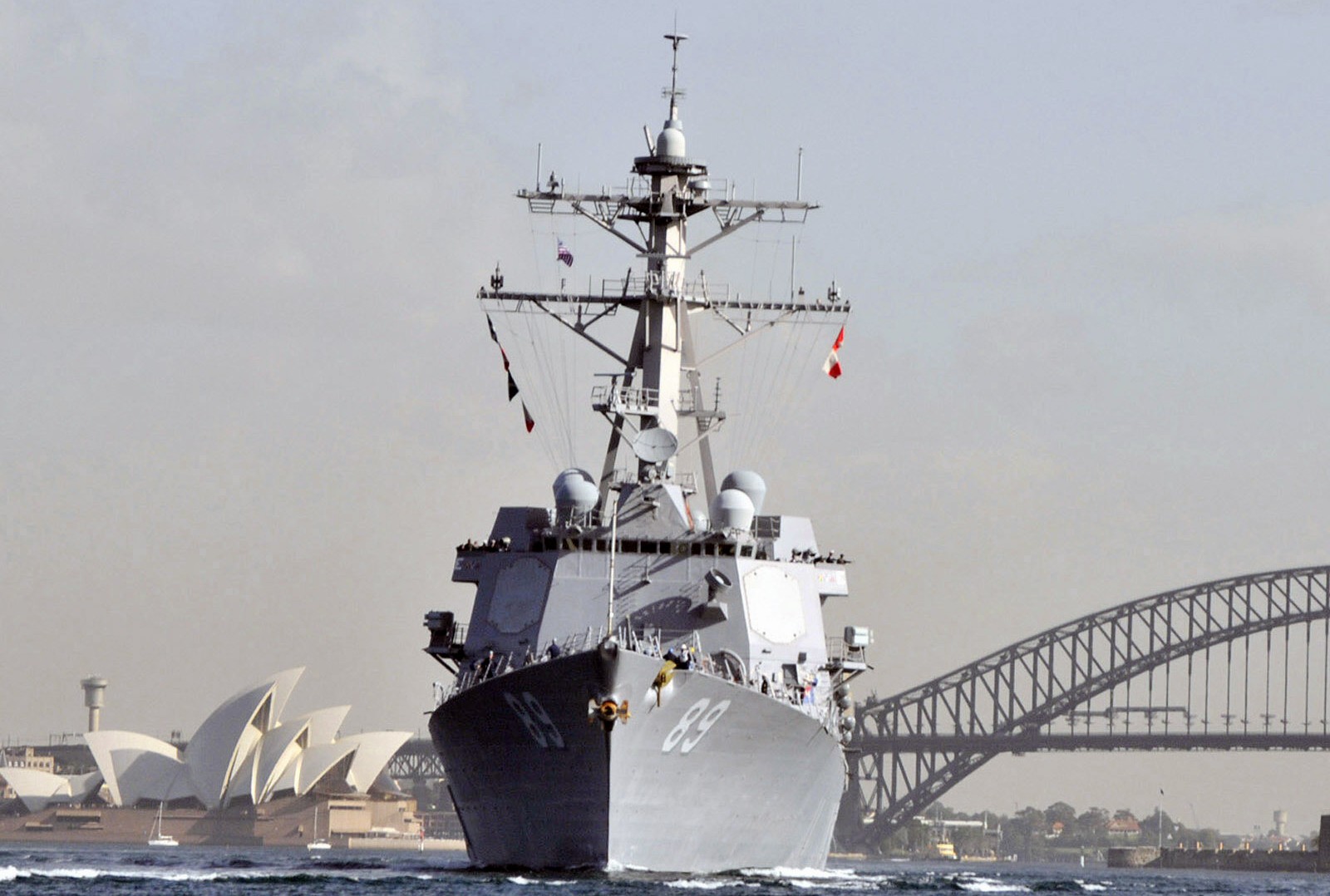 ddg-89 uss mustin arleigh burke class guided missile destroyer aegis sydney australia 2009