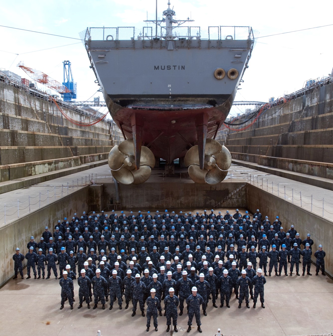 ddg-89 uss mustin arleigh burke class guided missile destroyer aegis dry dock yokosuka 30