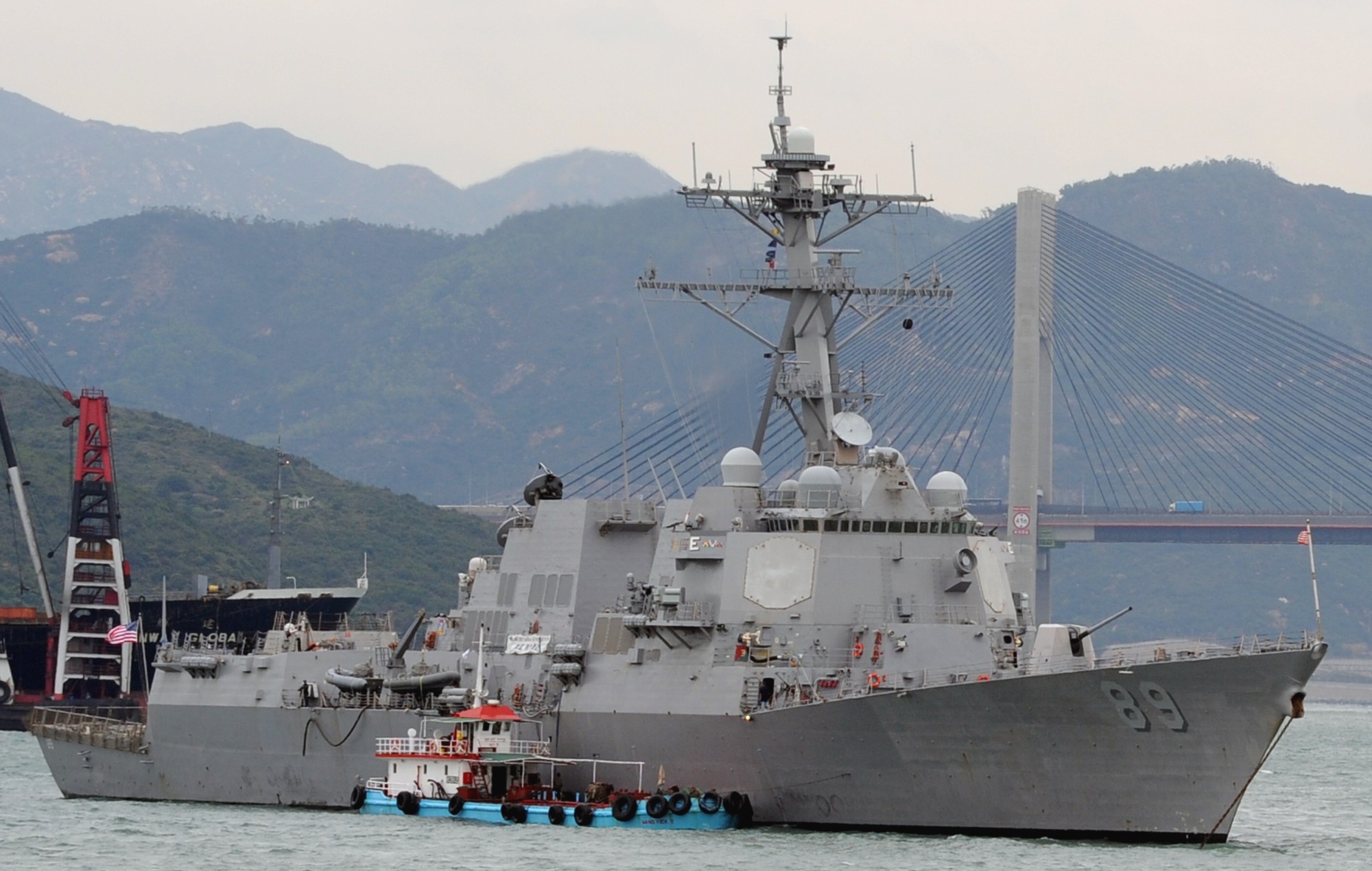 ddg-89 uss mustin arleigh burke class guided missile destroyer aegis hong kong 2011