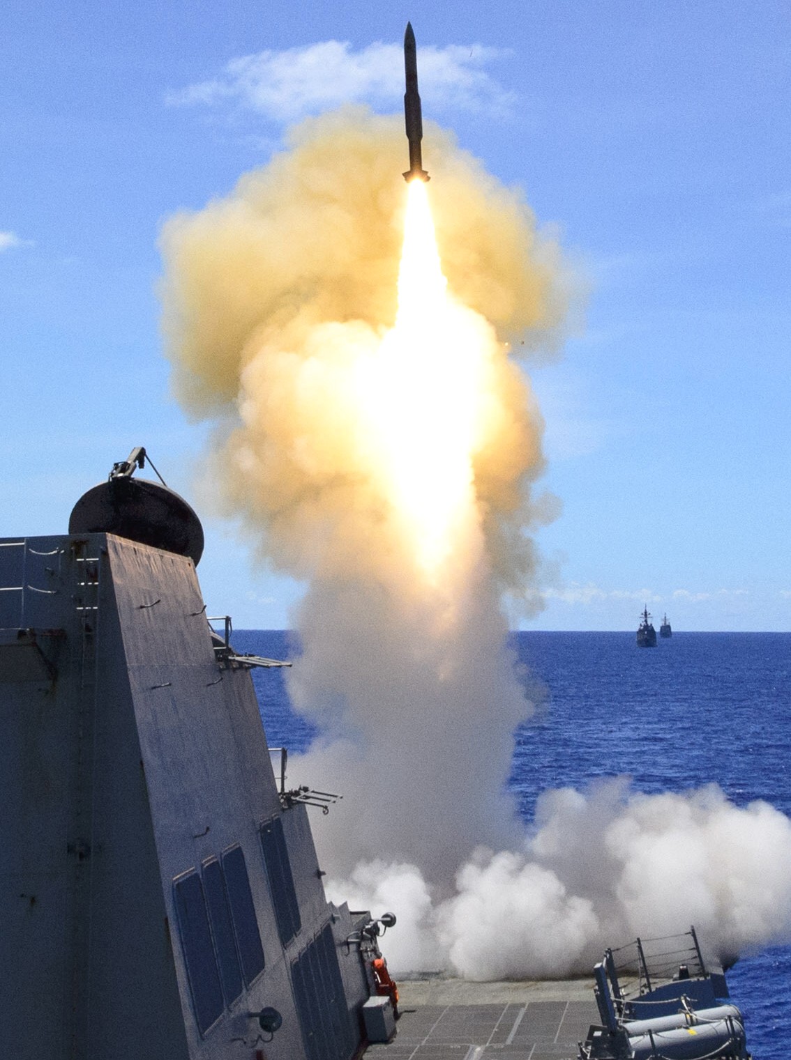 ddg-89 uss mustin arleigh burke class guided missile destroyer aegis standard sm-2mr 67