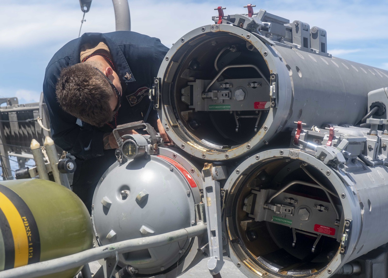 ddg-89 uss mustin arleigh burke class guided missile destroyer aegis mk.32 torpedo tubes exercise 80