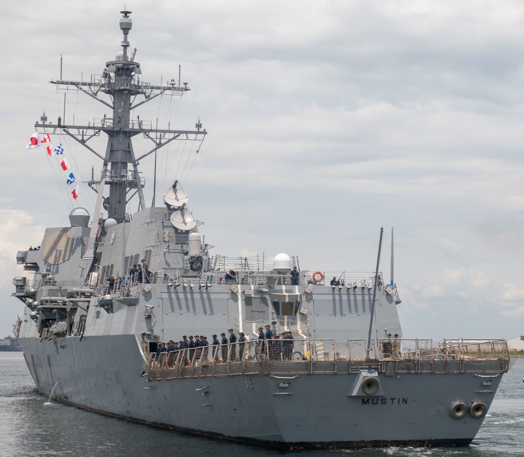 ddg-89 uss mustin arleigh burke class guided missile destroyer aegis departing fleet activities yokosuka japan 2021