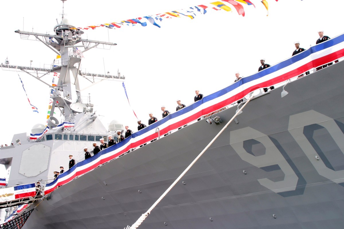 ddg-90 uss chafee arleigh burke class guided missile destroyer commissioning newport rhode island 2003