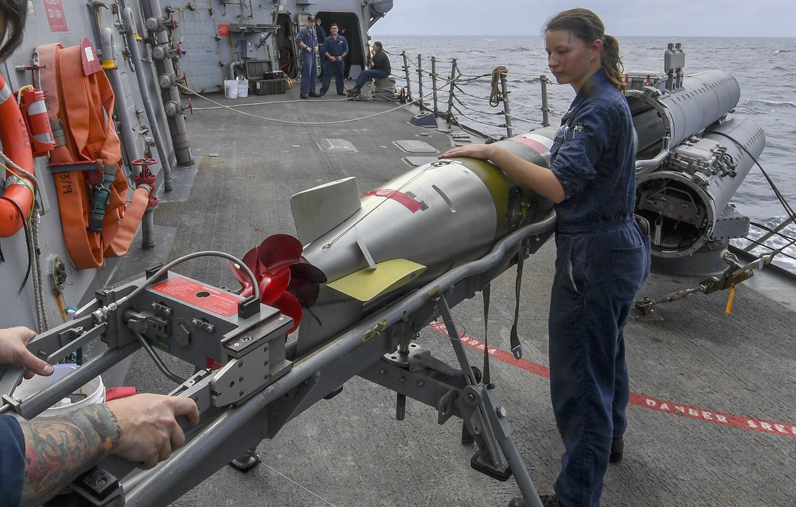 ddg-90 uss chafee arleigh burke class guided missile destroyer mk.32 mk.46 torpedo tubes 69