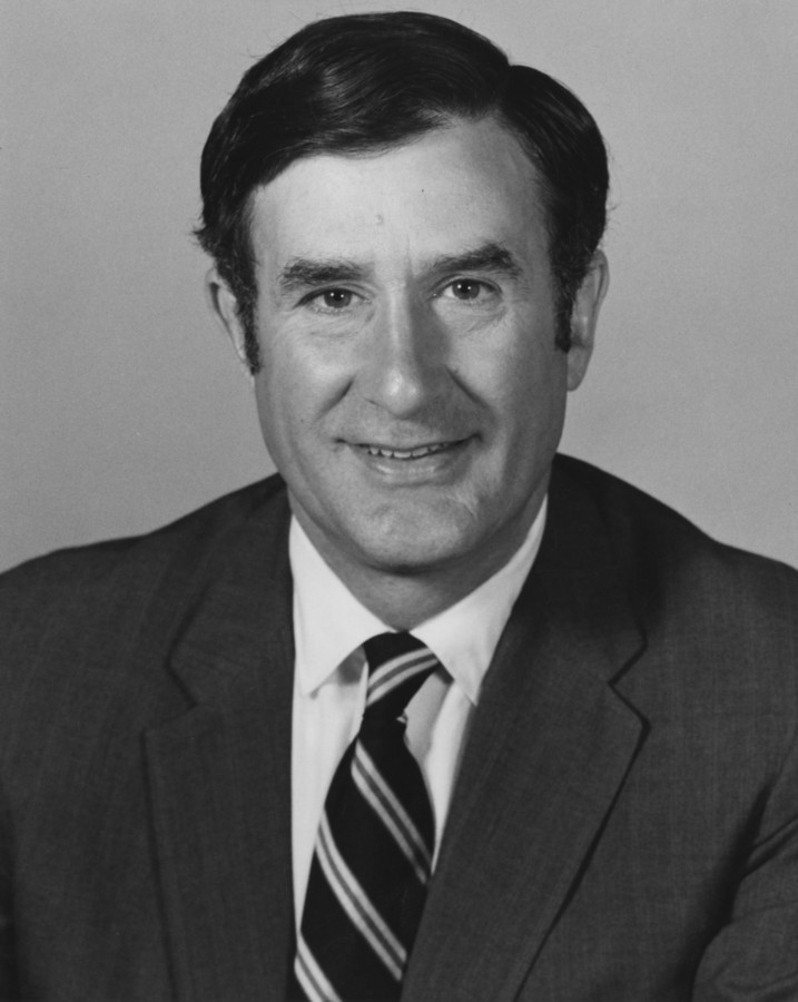 john lester hubbard chafee senator secnav 04