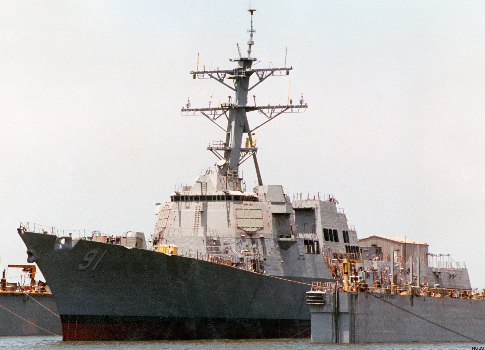 ddg-91 uss pinckney arleigh burke class guided missile destroyer ingalls pascagoula mississippi 04