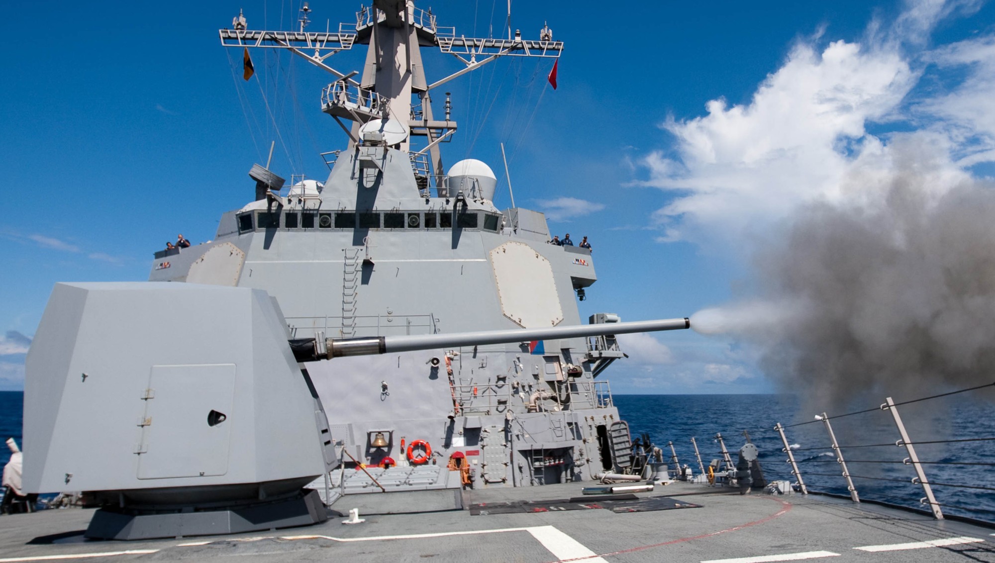 ddg-91 uss pinckney arleigh burke class guided missile destroyer mk.45 gun fire 15