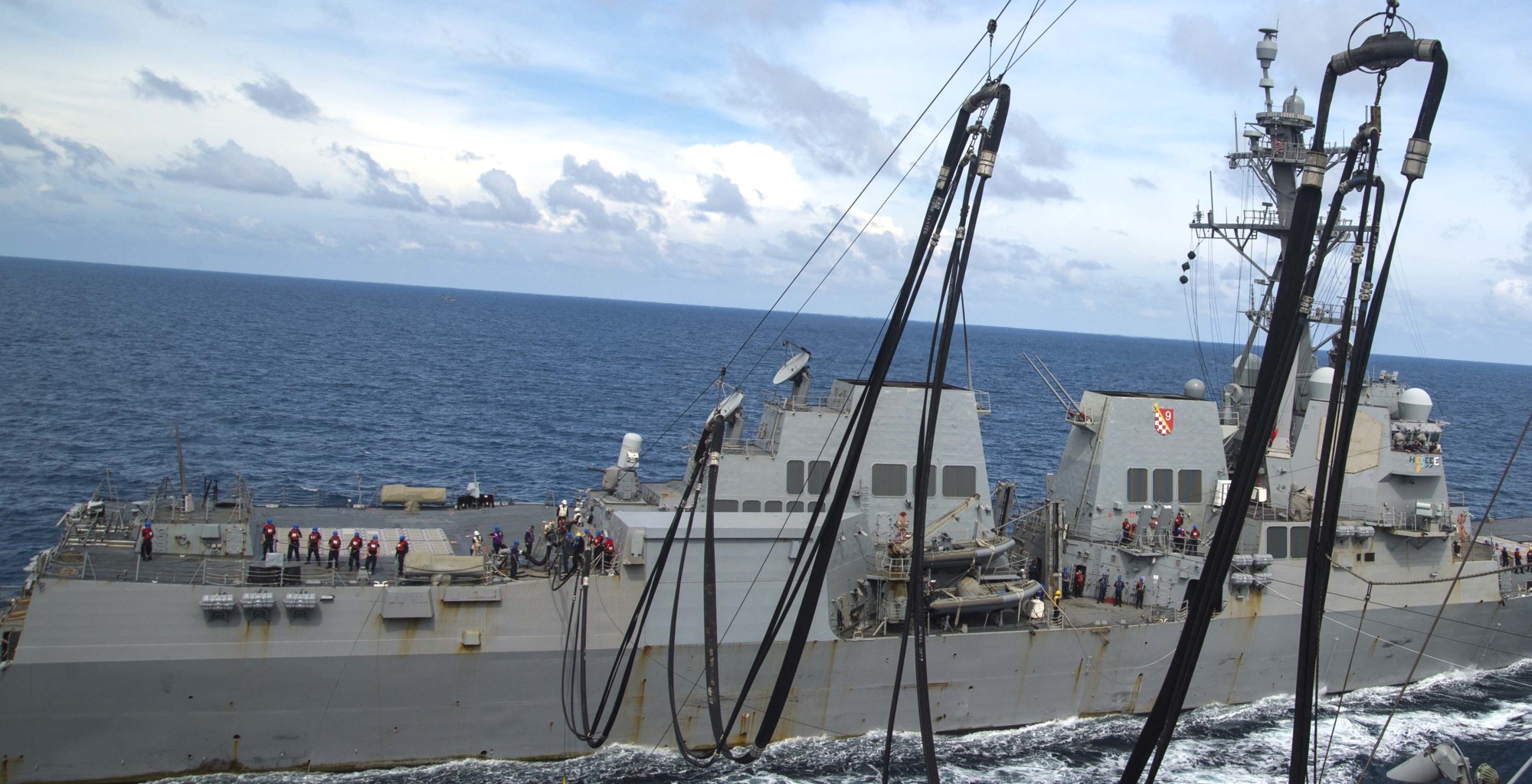 ddg-91 uss pinckney arleigh burke class guided missile destroyer unrep 51