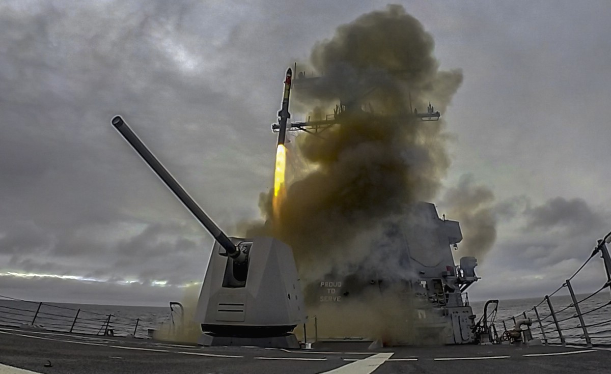 ddg-91 uss pinckney arleigh burke class guided missile destroyer rum-139 vl-asroc anti submarine rocket 53